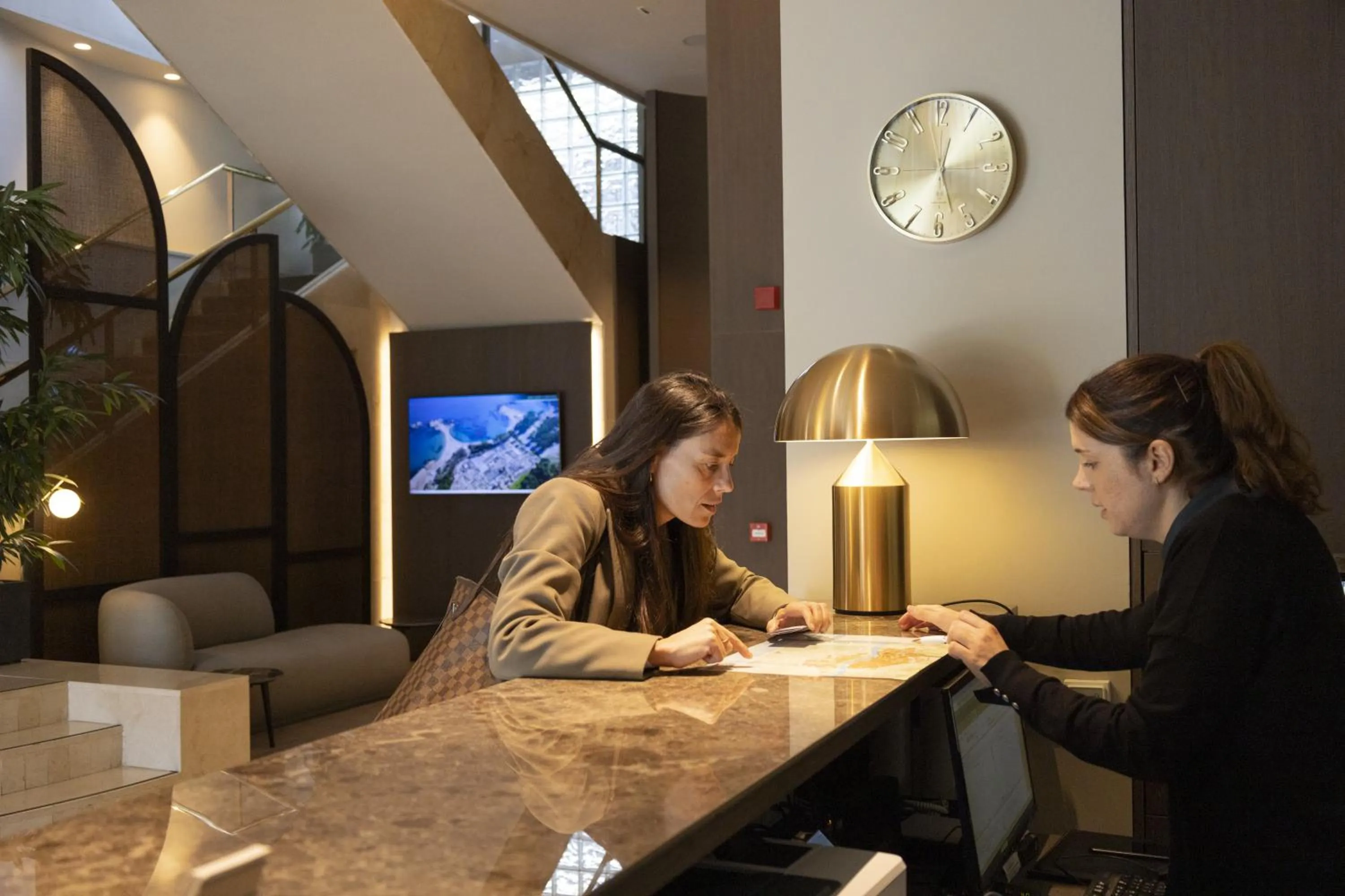 Lobby or reception in Best Western Premier CMC Girona