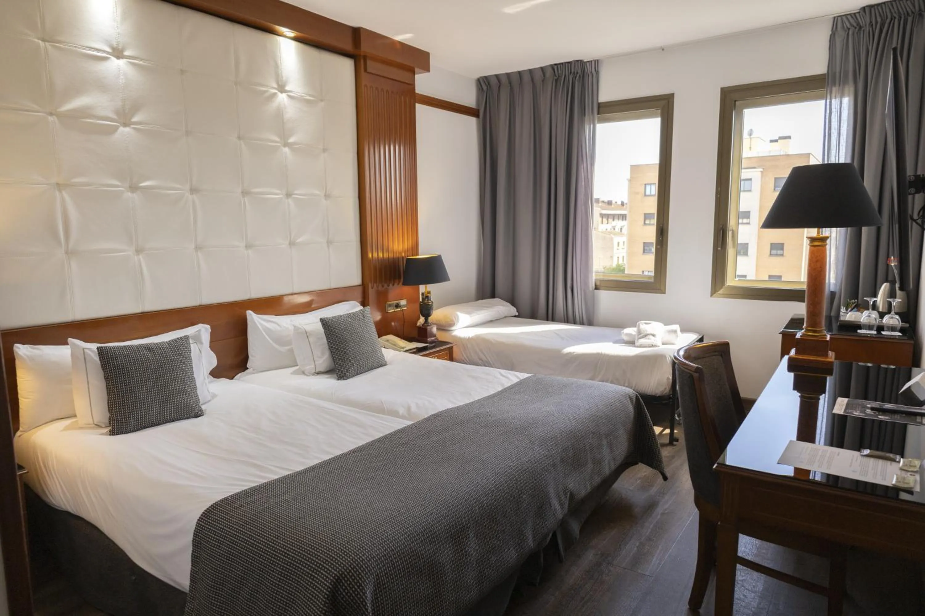 Bed in Best Western Premier CMC Girona