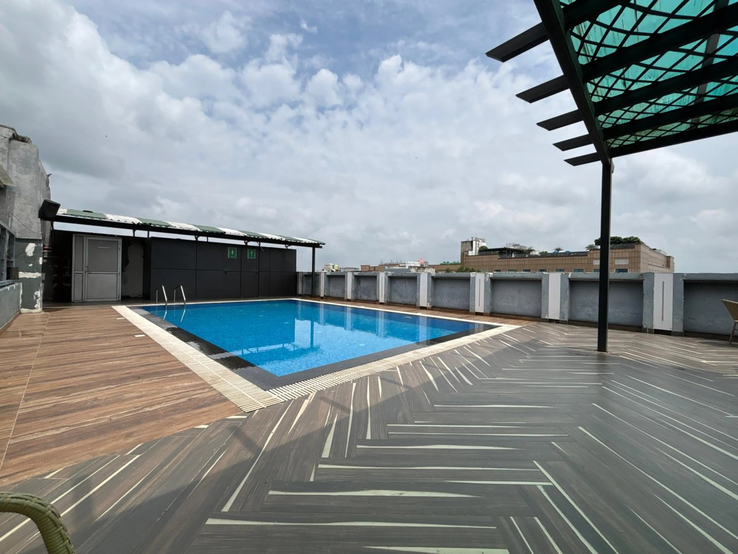 Swimming pool in Hotel Crimson Palace