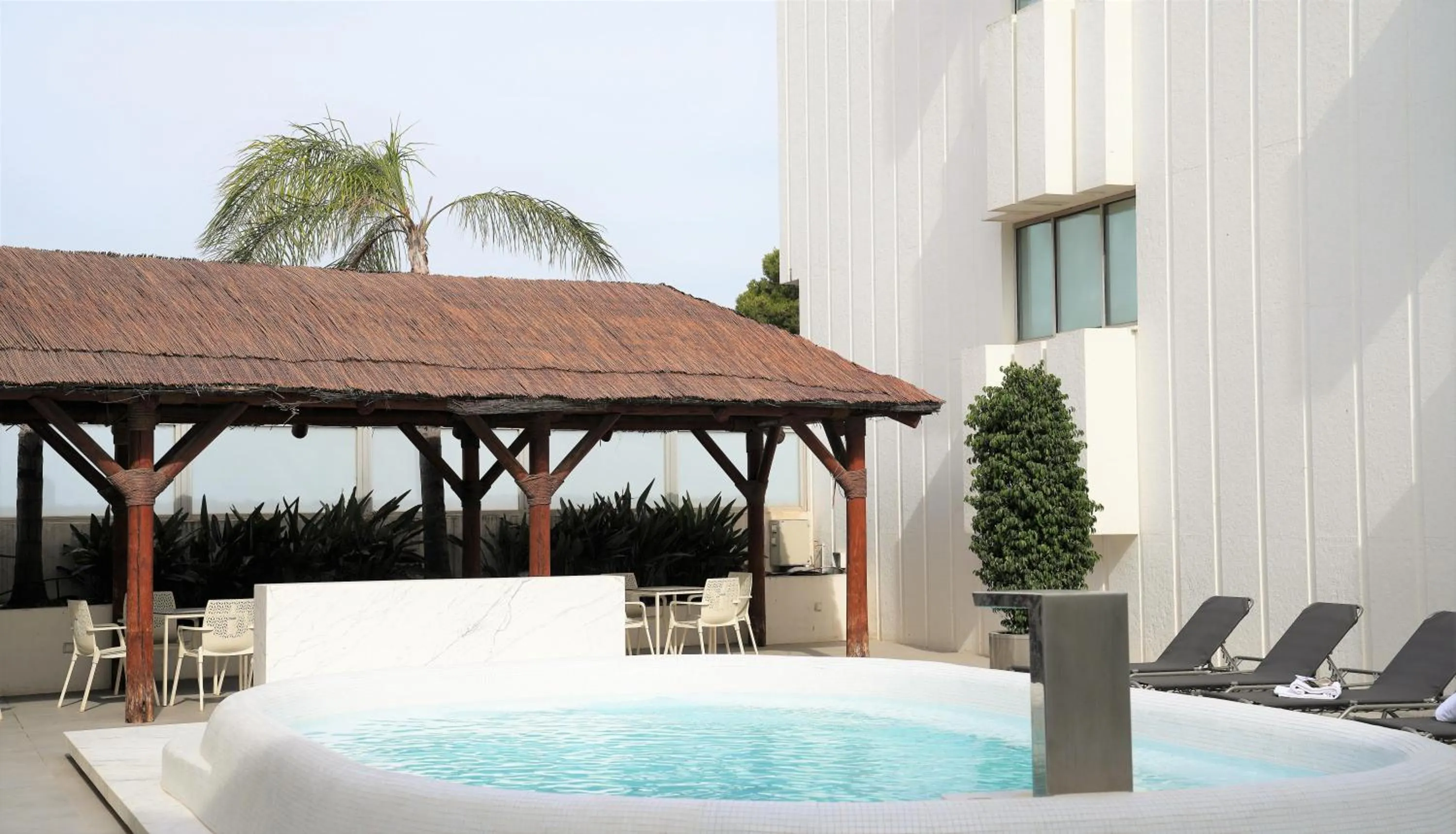 Swimming pool in Port Azafata Valencia