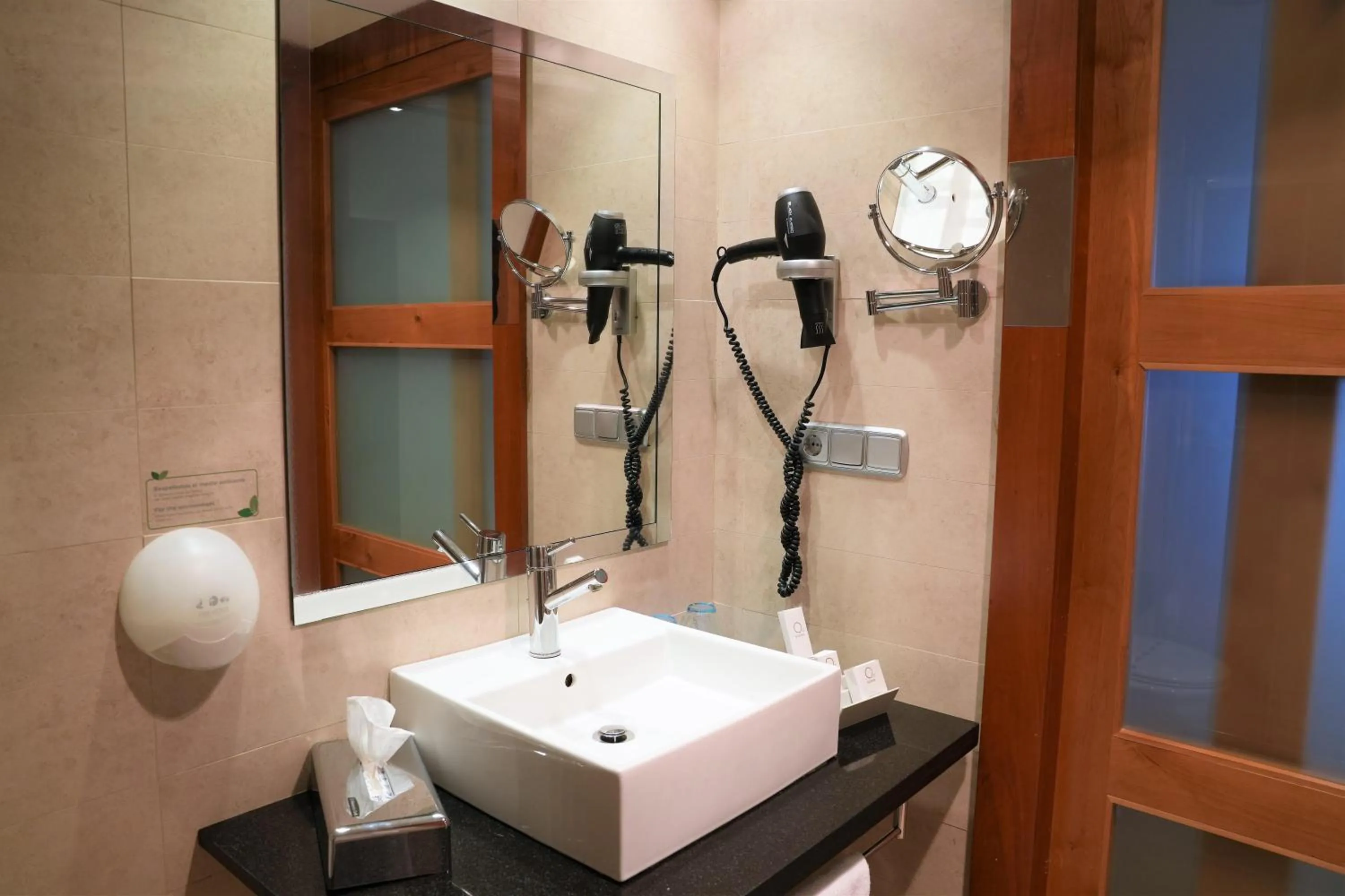 Bathroom in Port Azafata Valencia