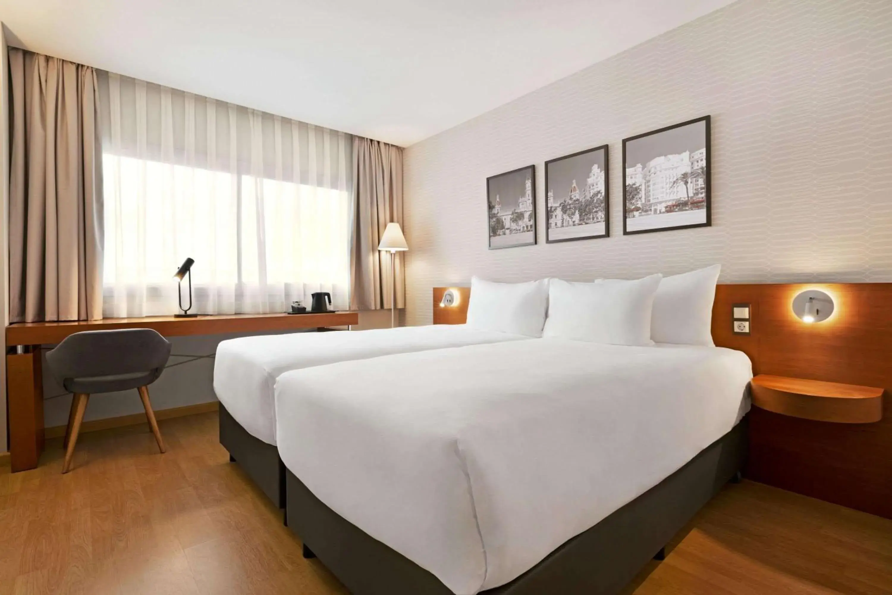 Twin Room with Pool View - single occupancy - Non-Smoking in Ramada by Wyndham Valencia Almussafes Twin Room with Pool View - single occupancy - Non-Smoking in Ramada by Wyndham Valencia Almussafes