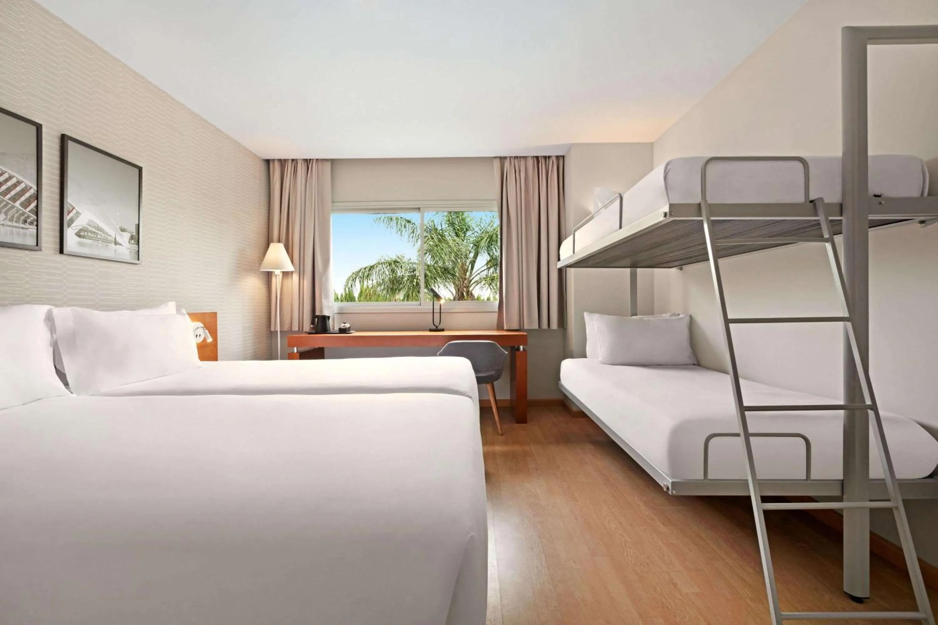 Photo of the whole room, Bed in Ramada by Wyndham Valencia Almussafes