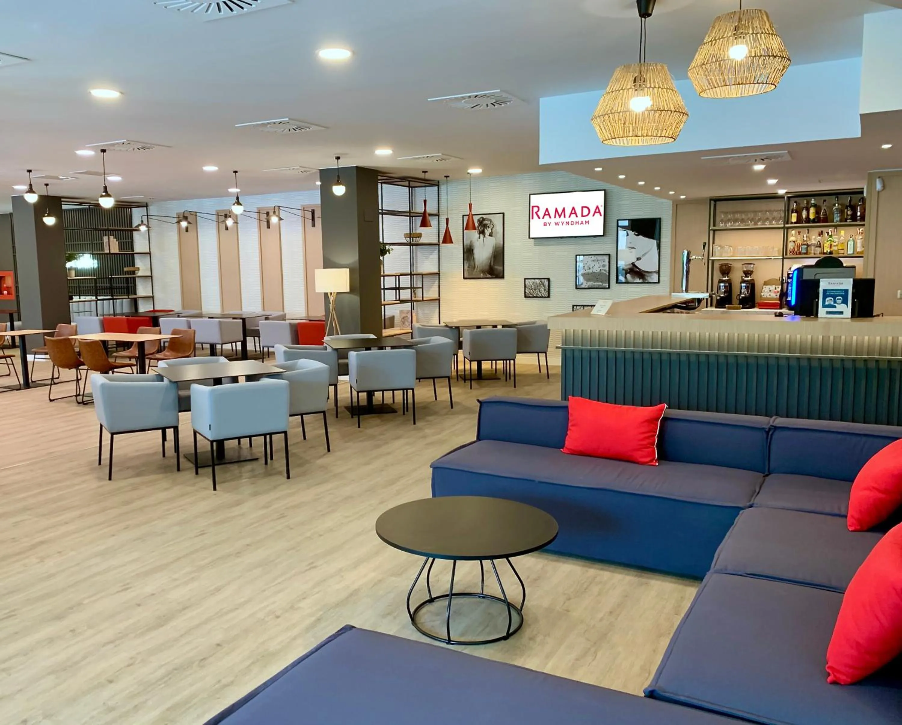 Restaurant/places to eat in Ramada by Wyndham Valencia Almussafes