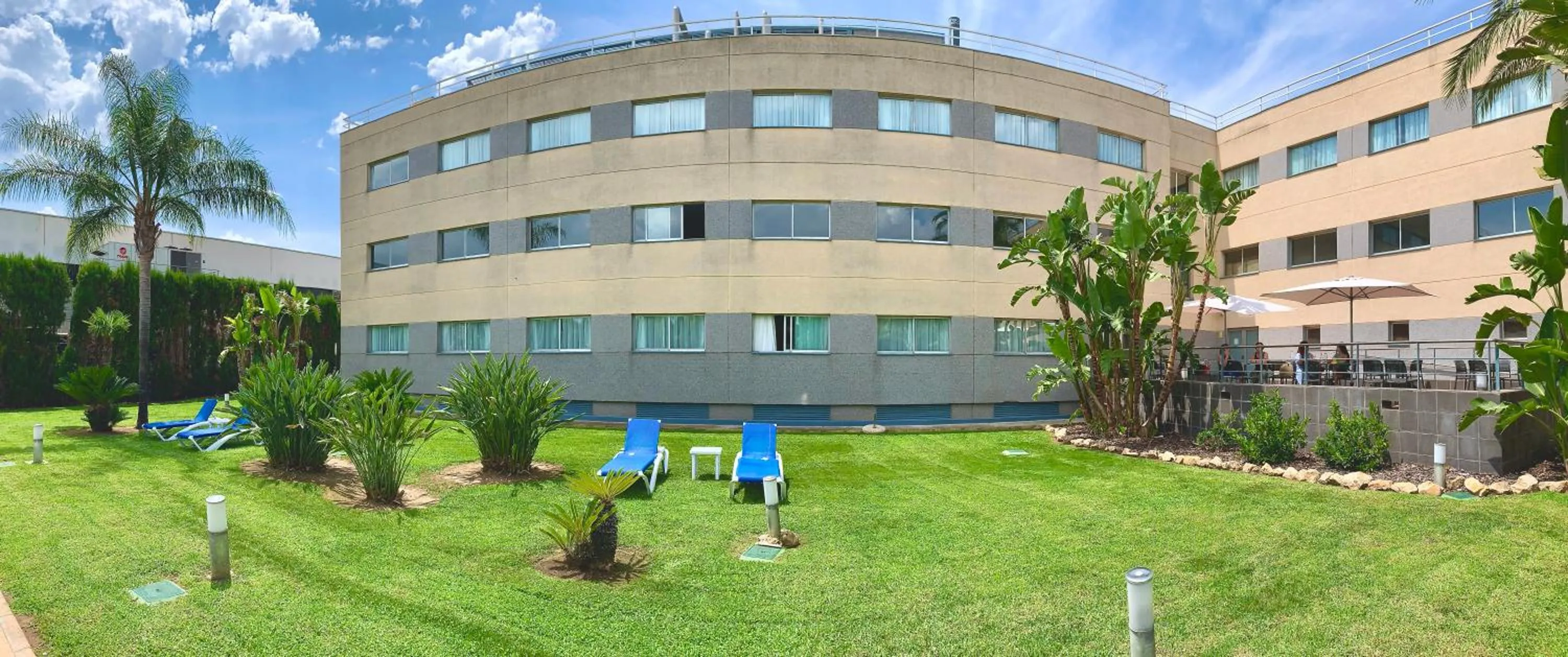 Property building in Ramada by Wyndham Valencia Almussafes