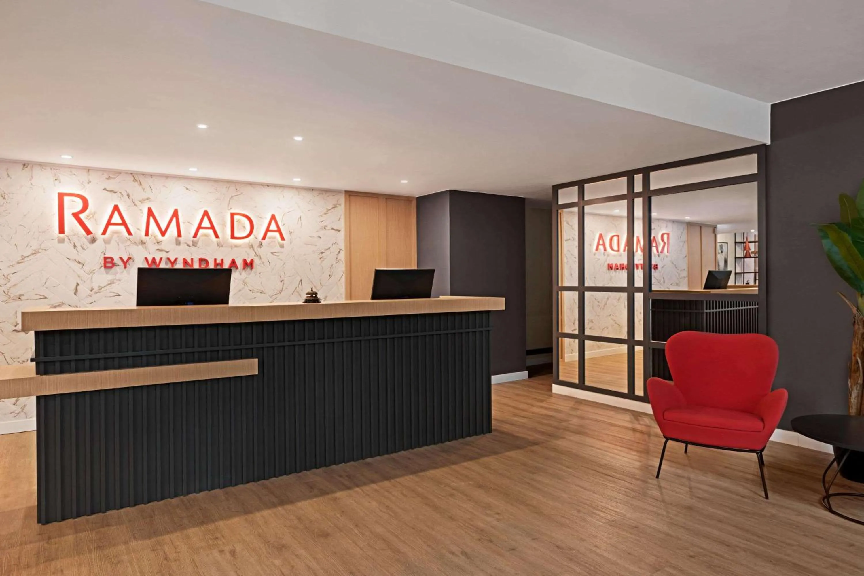 Lobby or reception in Ramada by Wyndham Valencia Almussafes
