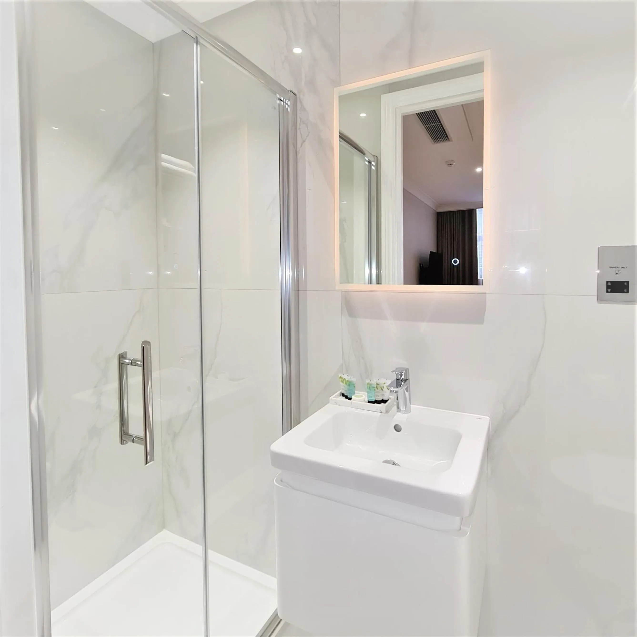 Bathroom in Cleveland Residences Farringdon