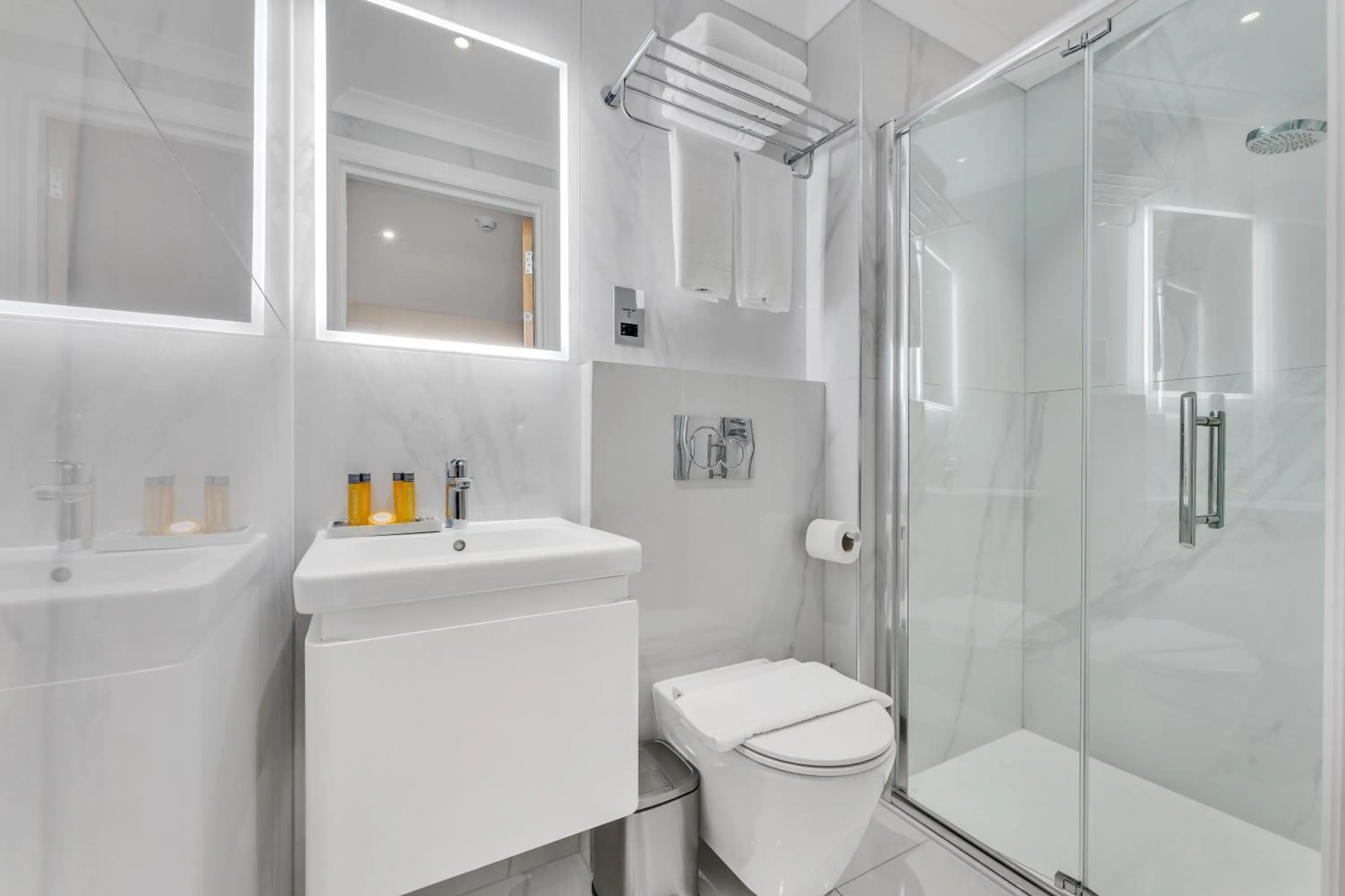 Toilet in Cleveland Residences Farringdon