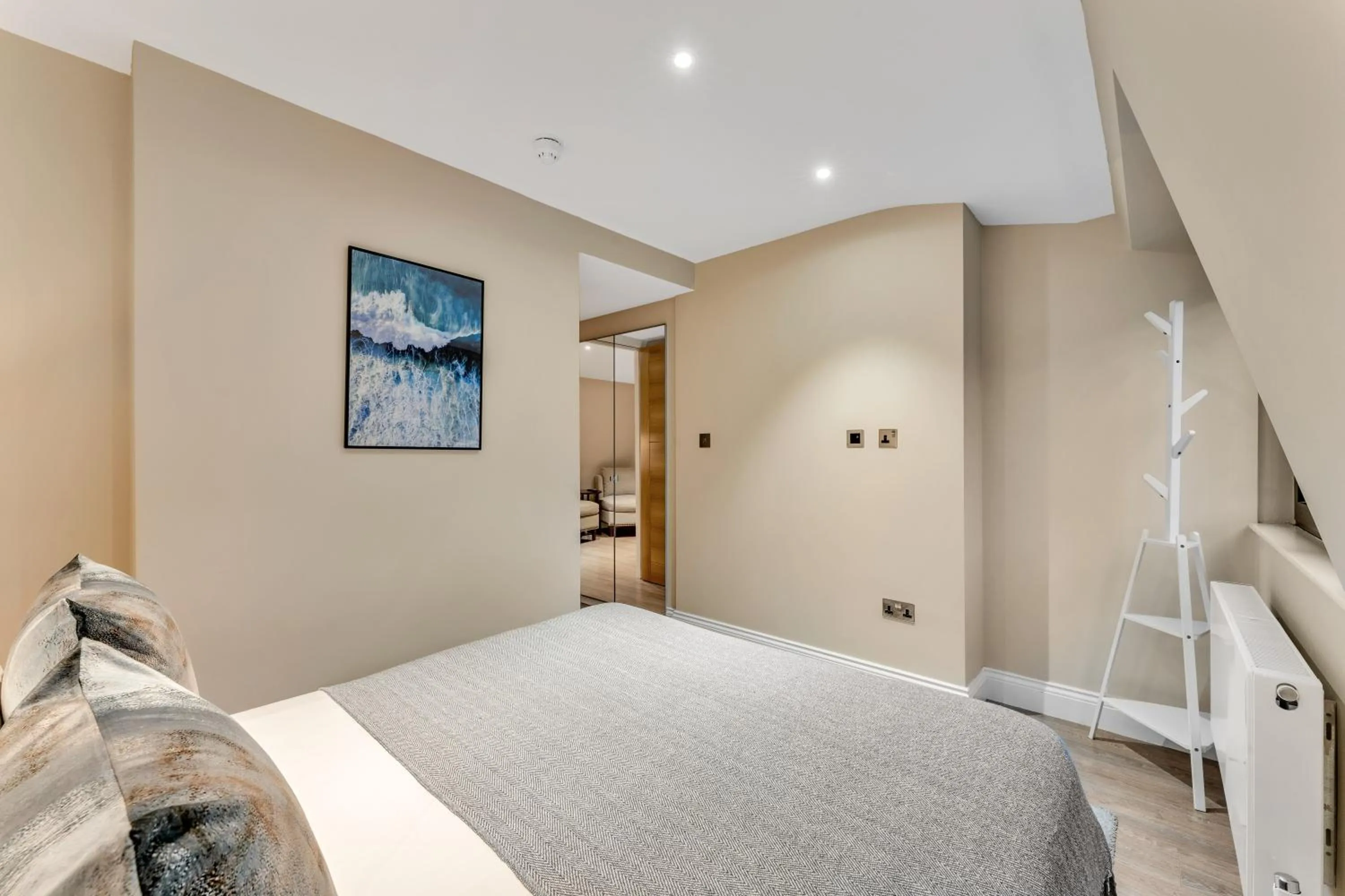 Bed in Cleveland Residences Farringdon