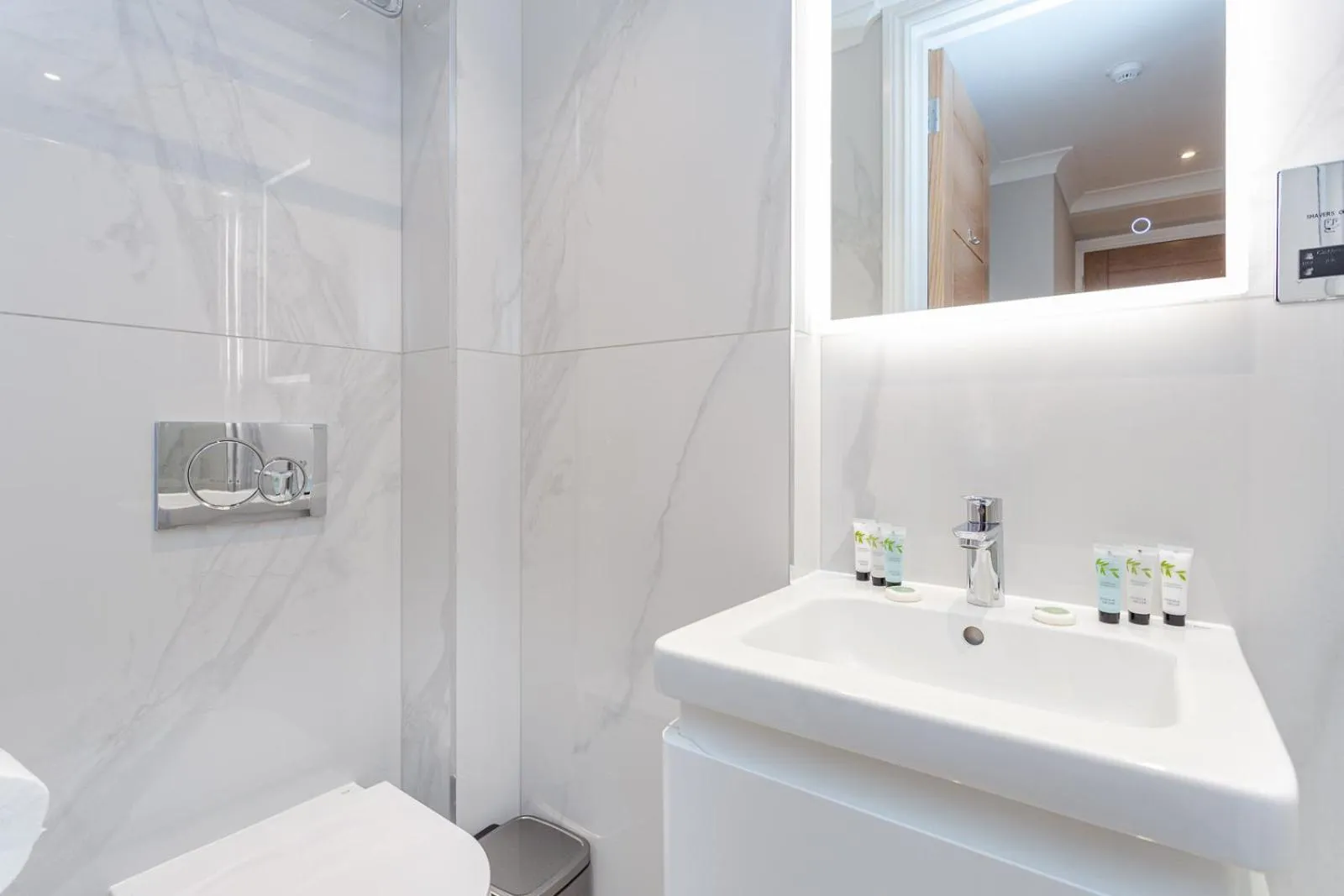 Bathroom in Cleveland Residences Farringdon