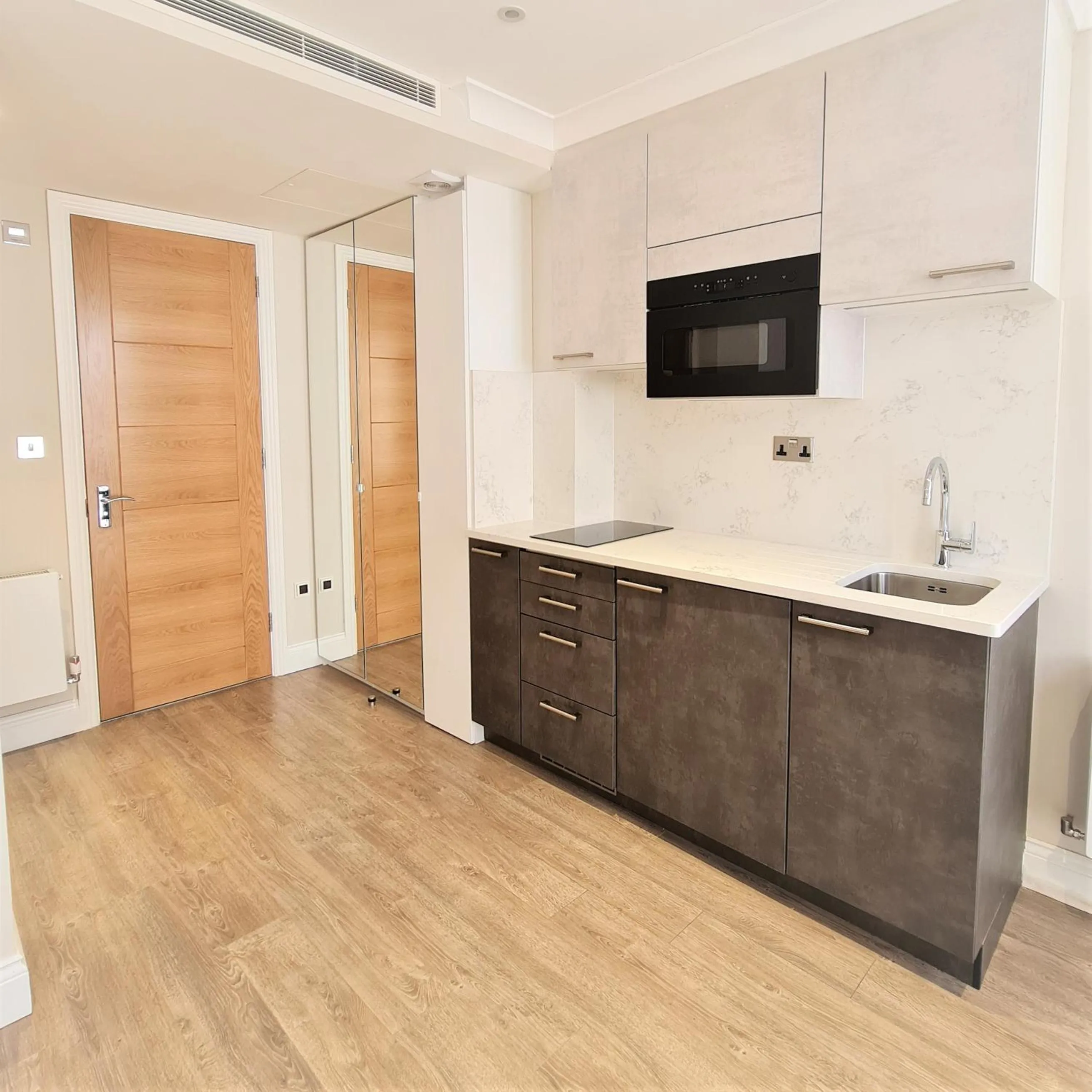Kitchen or kitchenette in Cleveland Residences Farringdon