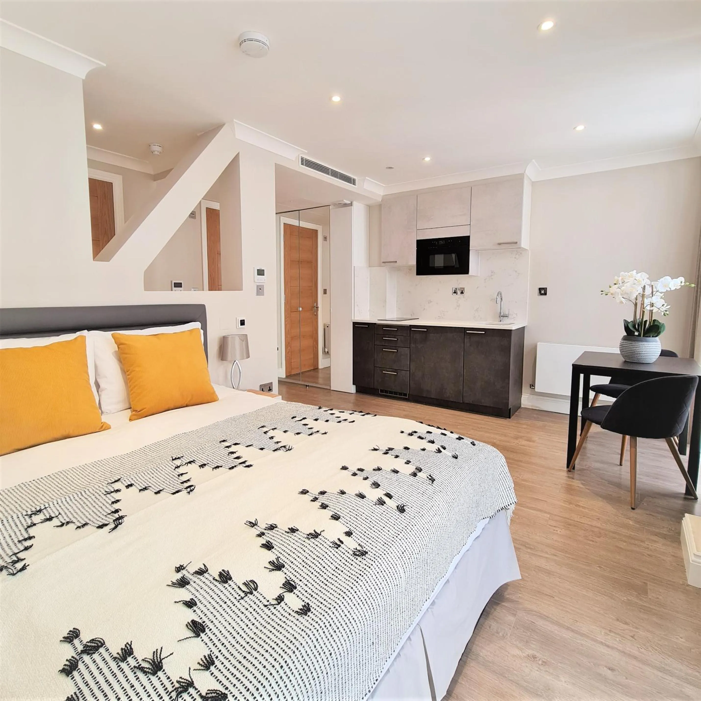 Bed in Cleveland Residences Farringdon