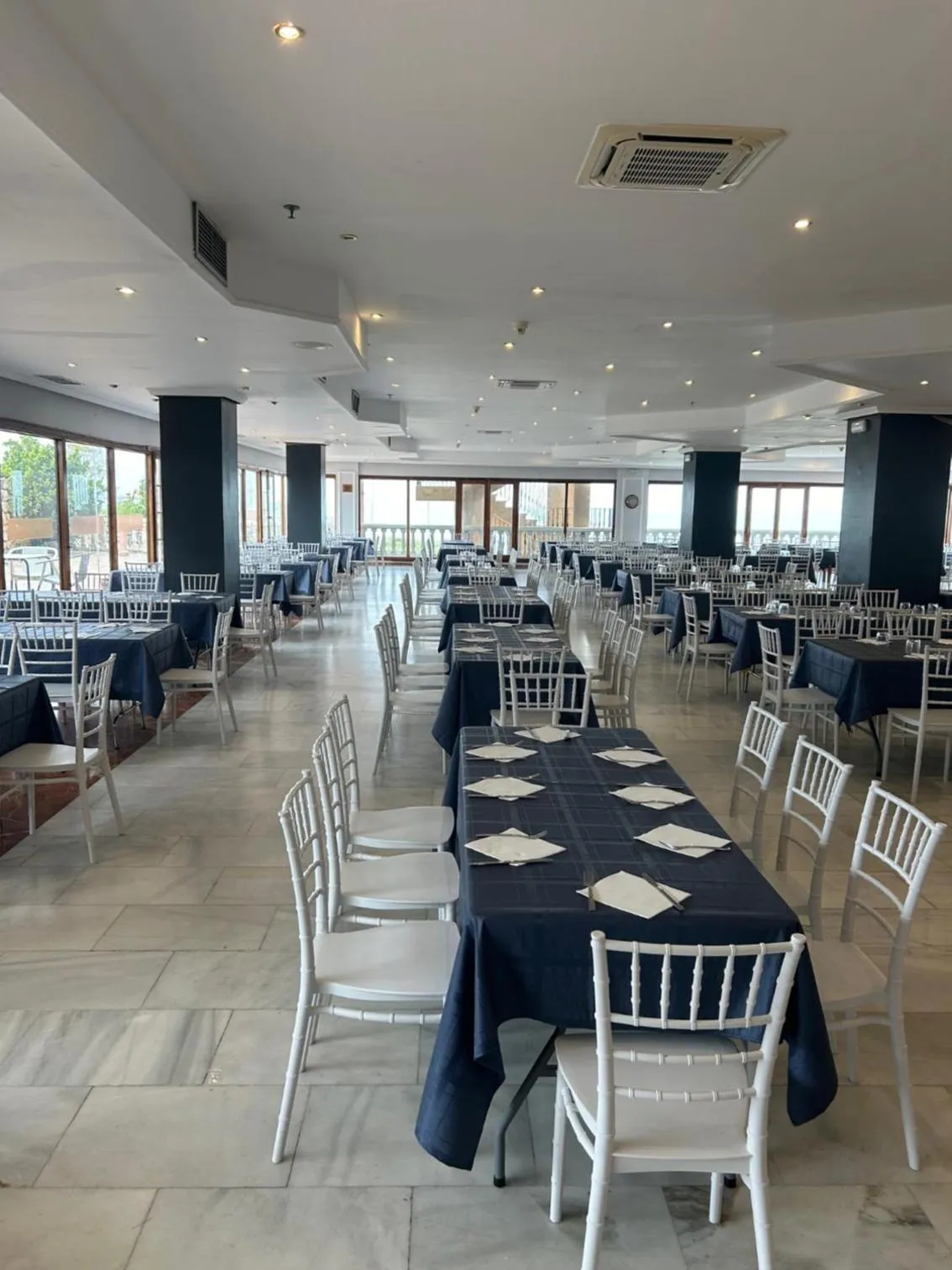 Restaurant/places to eat in Hotel Bahia Sur