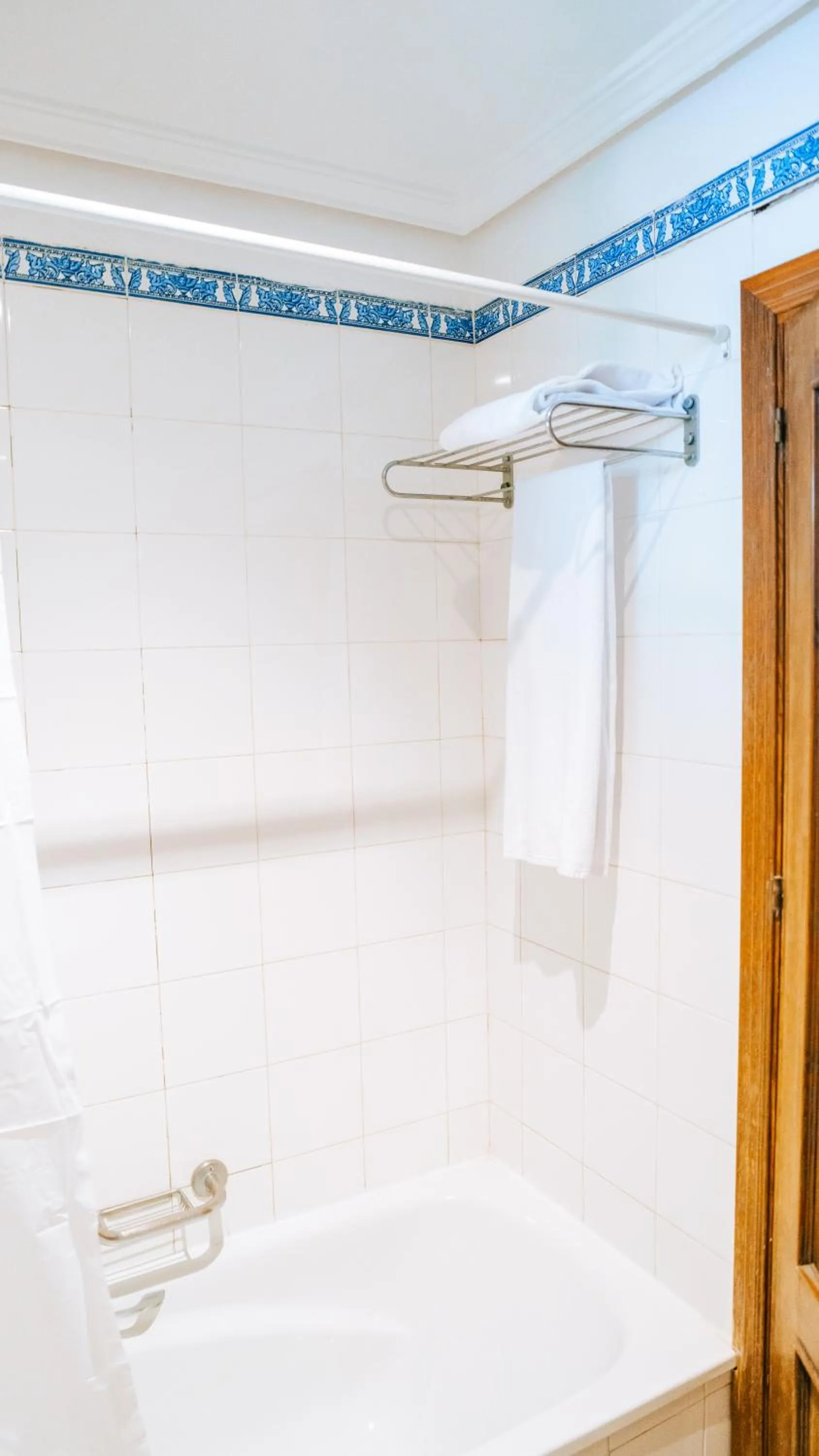 Bathroom in Hotel Bahia Sur