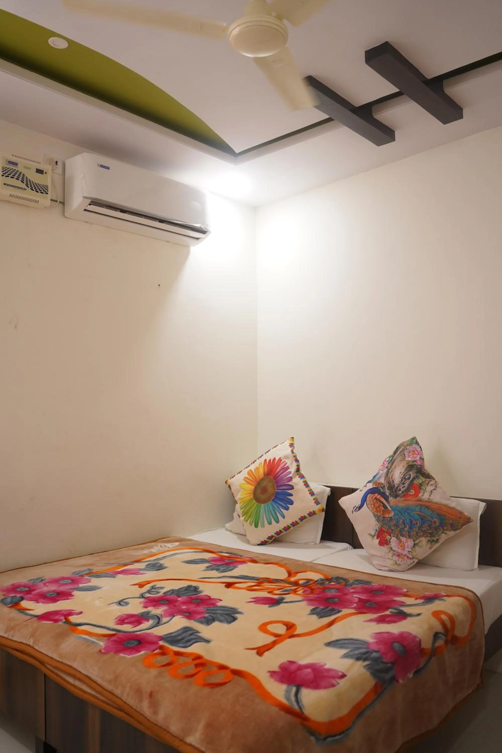 Bed in Hotel Raj Palace