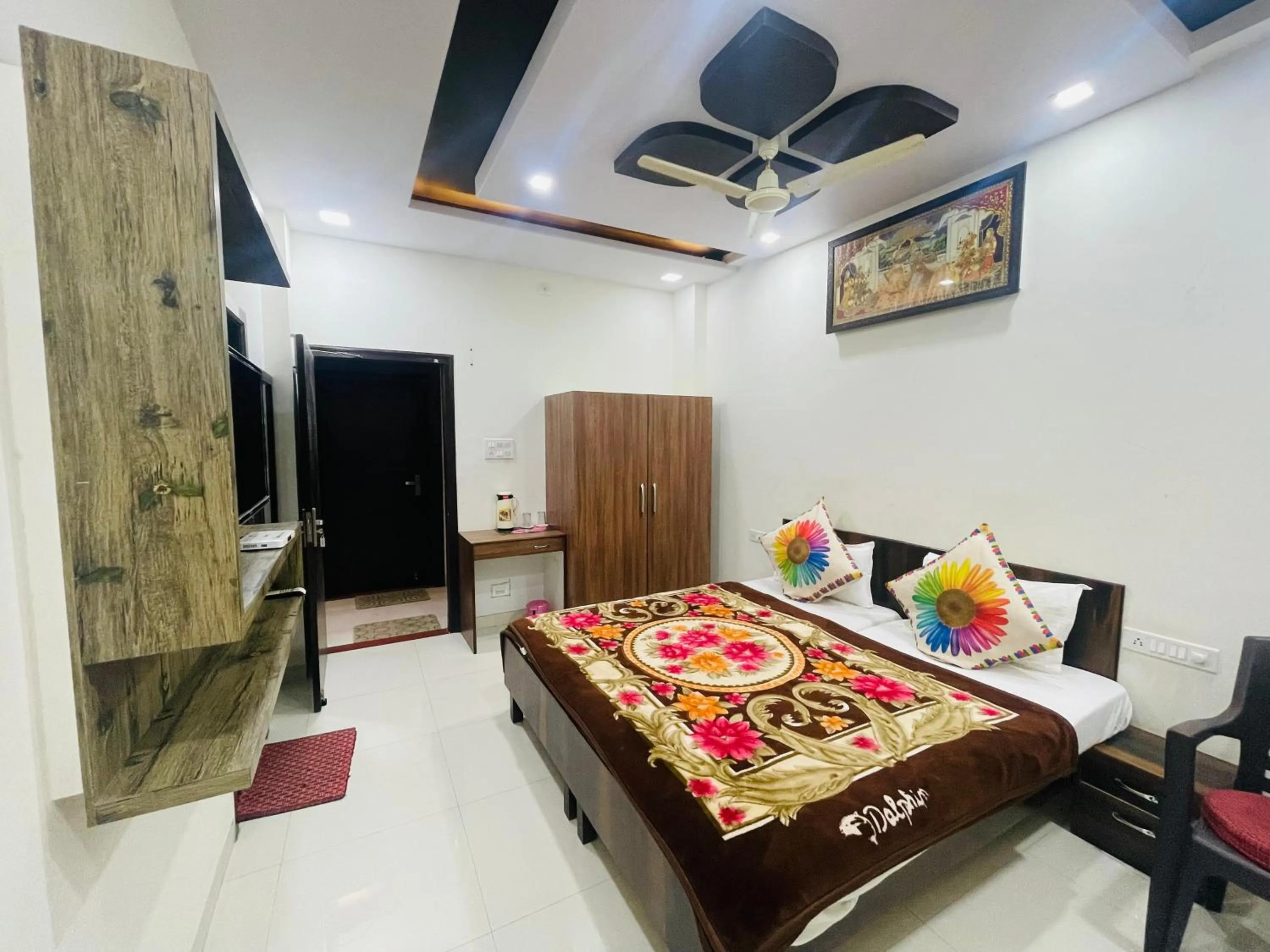 Photo of the whole room, Bed in Hotel Raj Palace