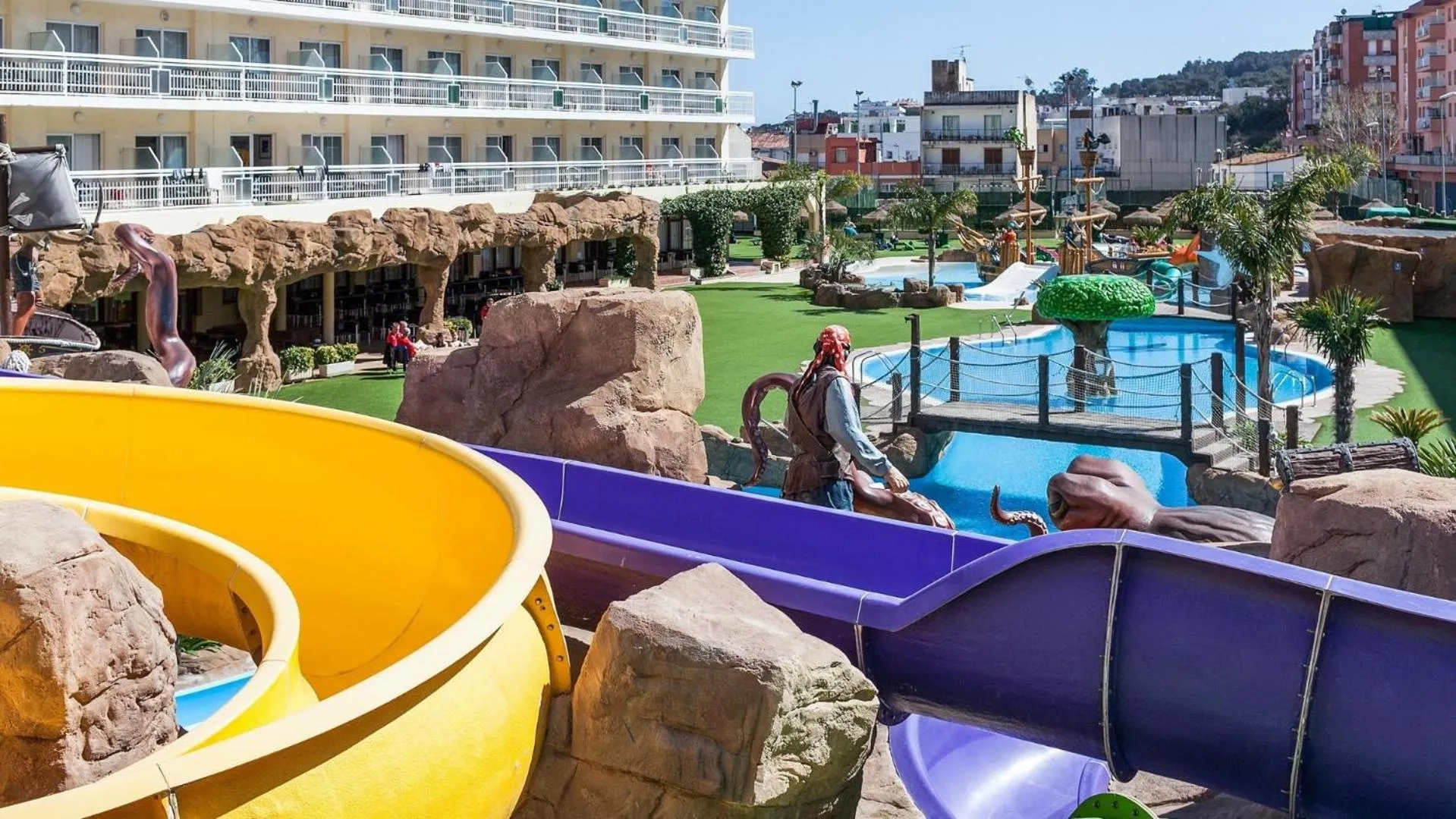 Swimming pool in Evenia Olympic Garden