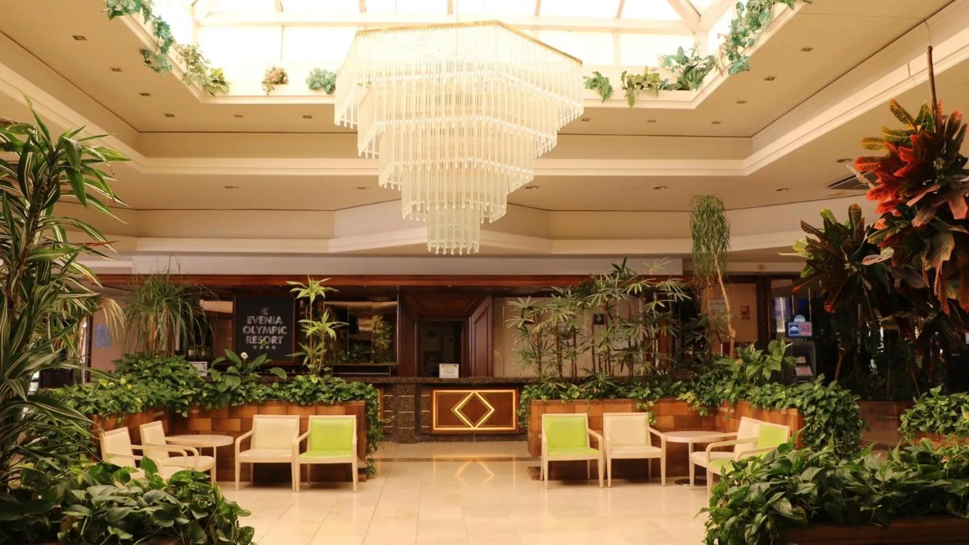 Lobby or reception in Evenia Olympic Garden