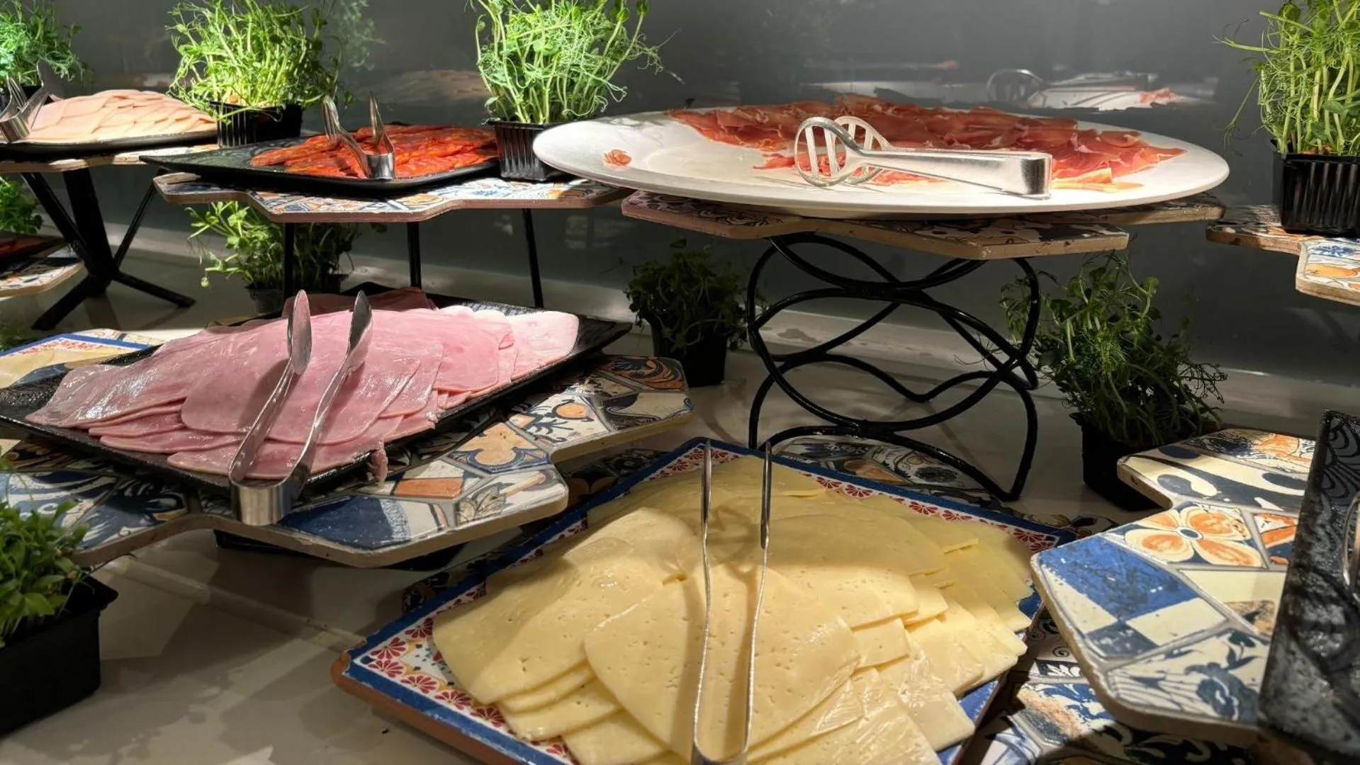 Restaurant/places to eat in Evenia Olympic Garden