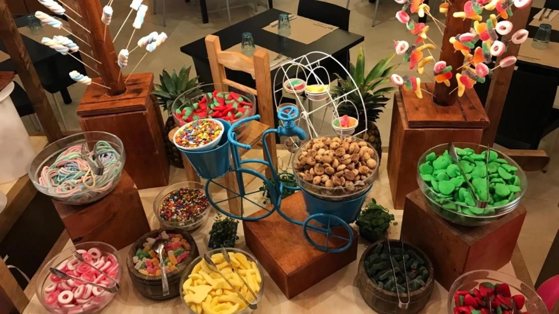 Restaurant/places to eat in Evenia Olympic Suites