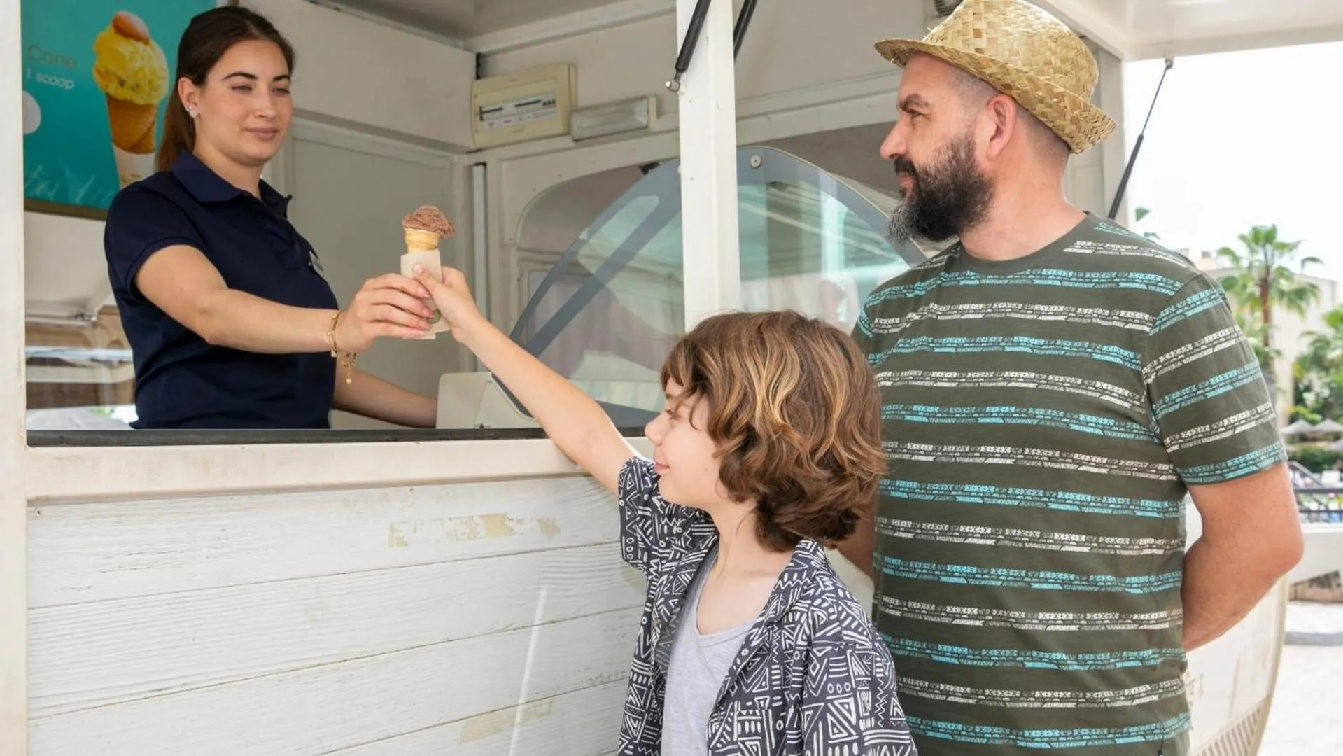 Lounge or bar in Evenia Olympic Suites