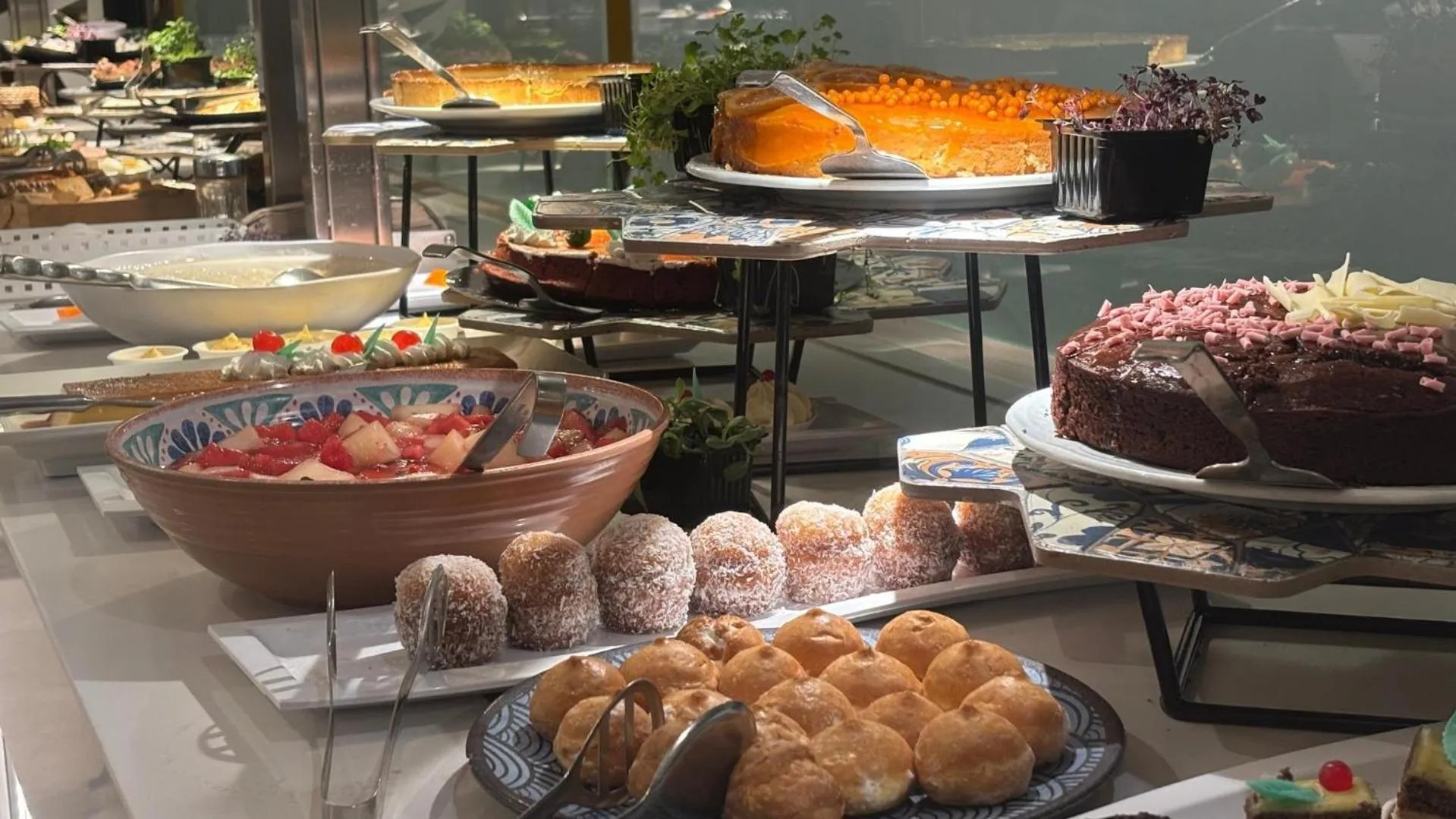 Restaurant/places to eat in Evenia Olympic Suites