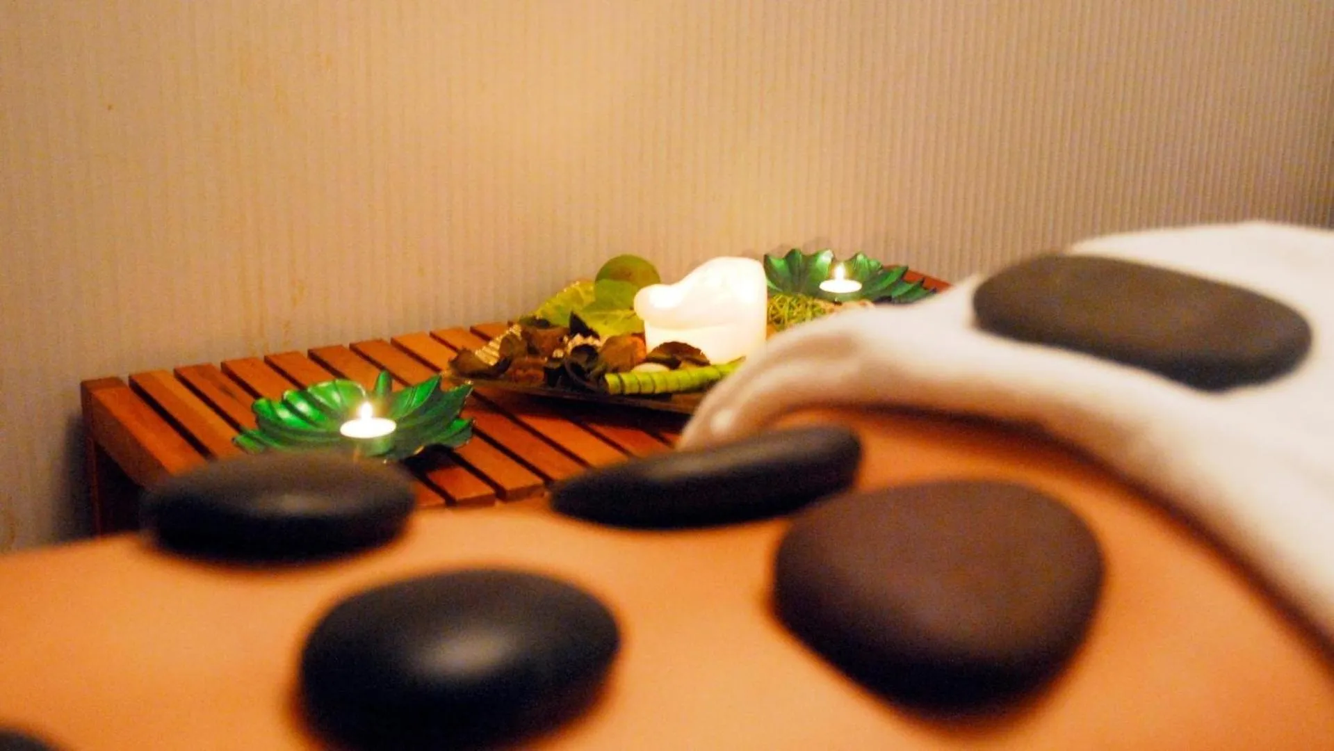 Restaurant/places to eat in Evenia Olympic Suites