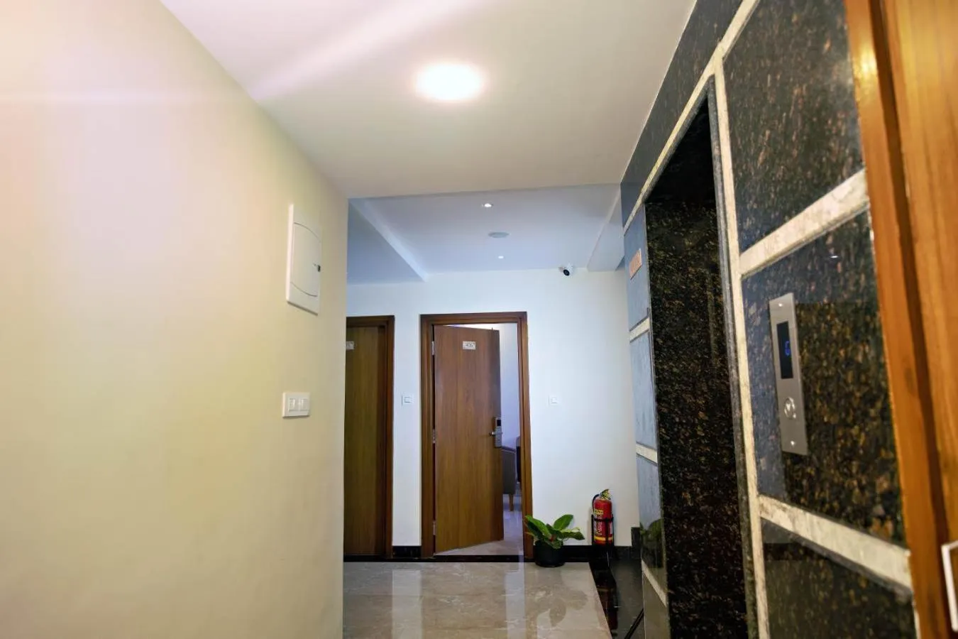 elevator in Villa Grand Hotel Near Kempegowda International Airport