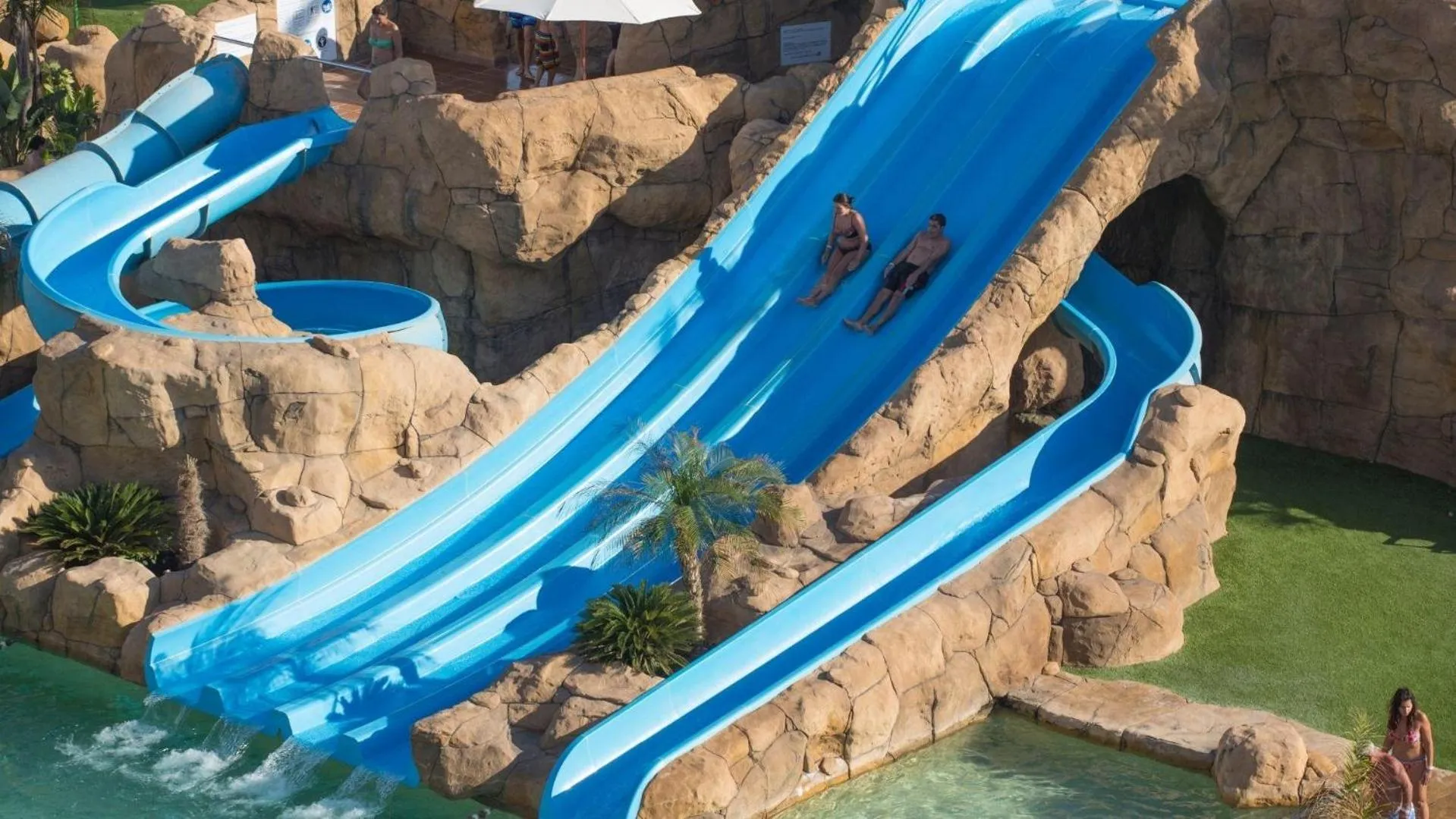 Swimming pool in Evenia Zoraida Garden