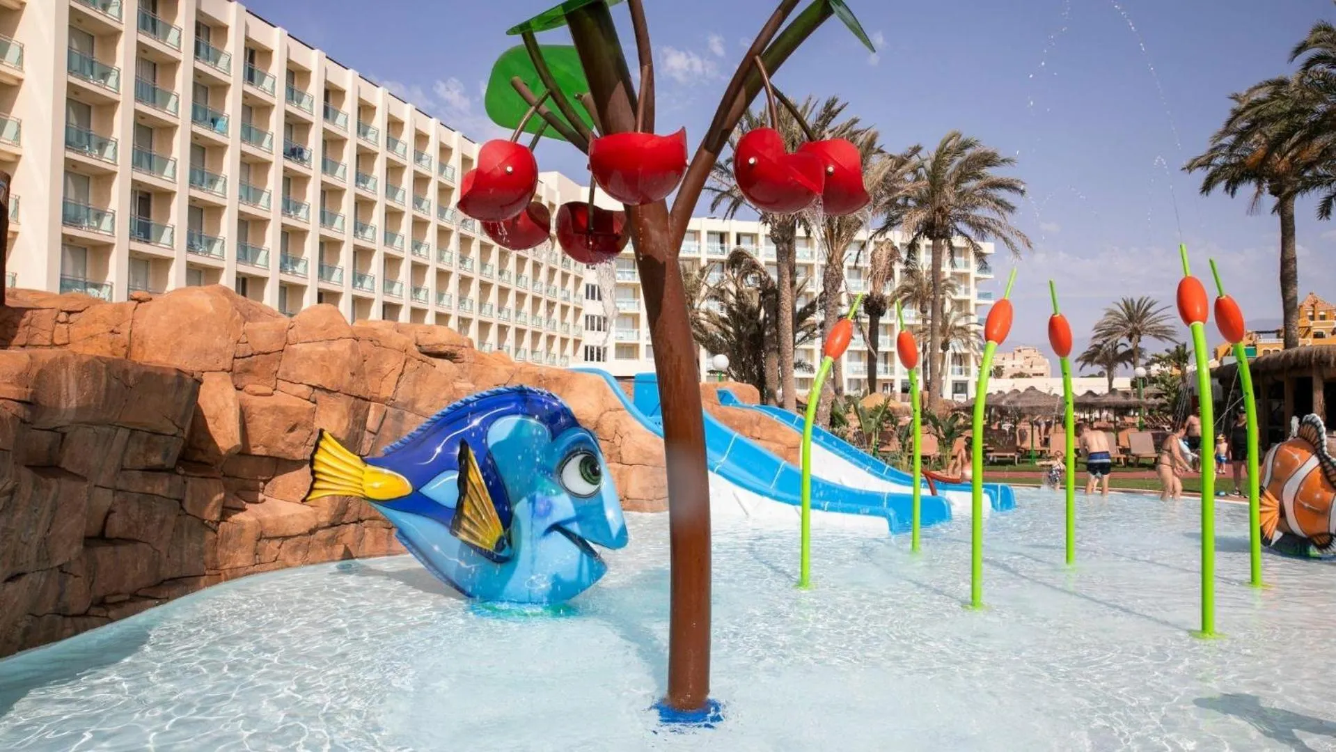 Swimming pool in Evenia Zoraida Garden