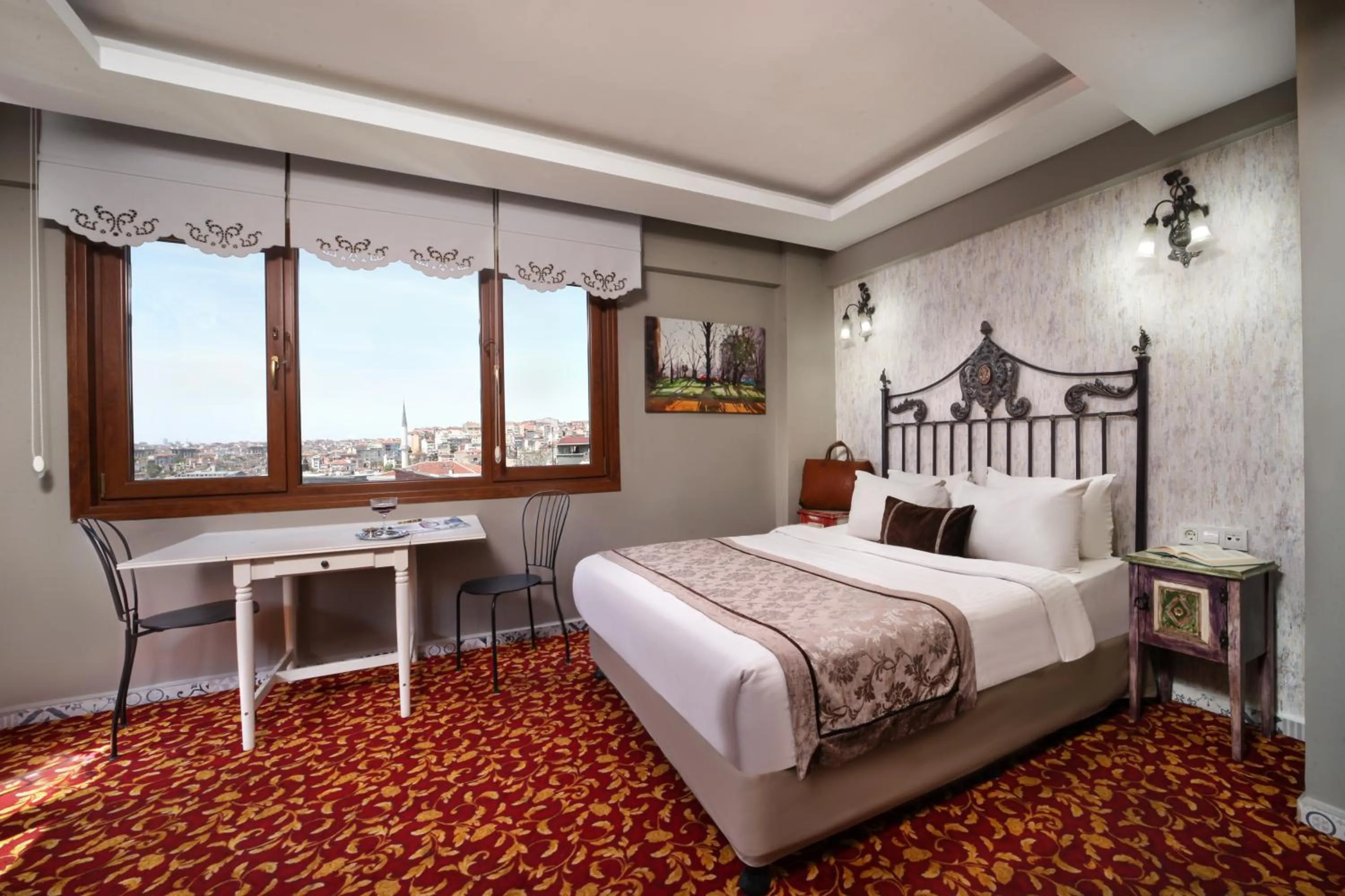 Bed in taksim çamdalı suit