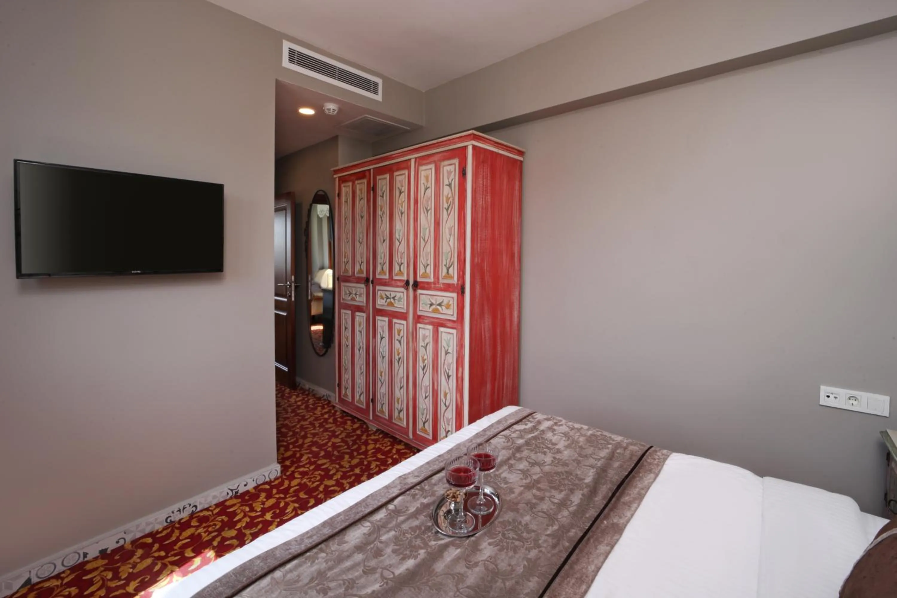 Bed in taksim çamdalı suit