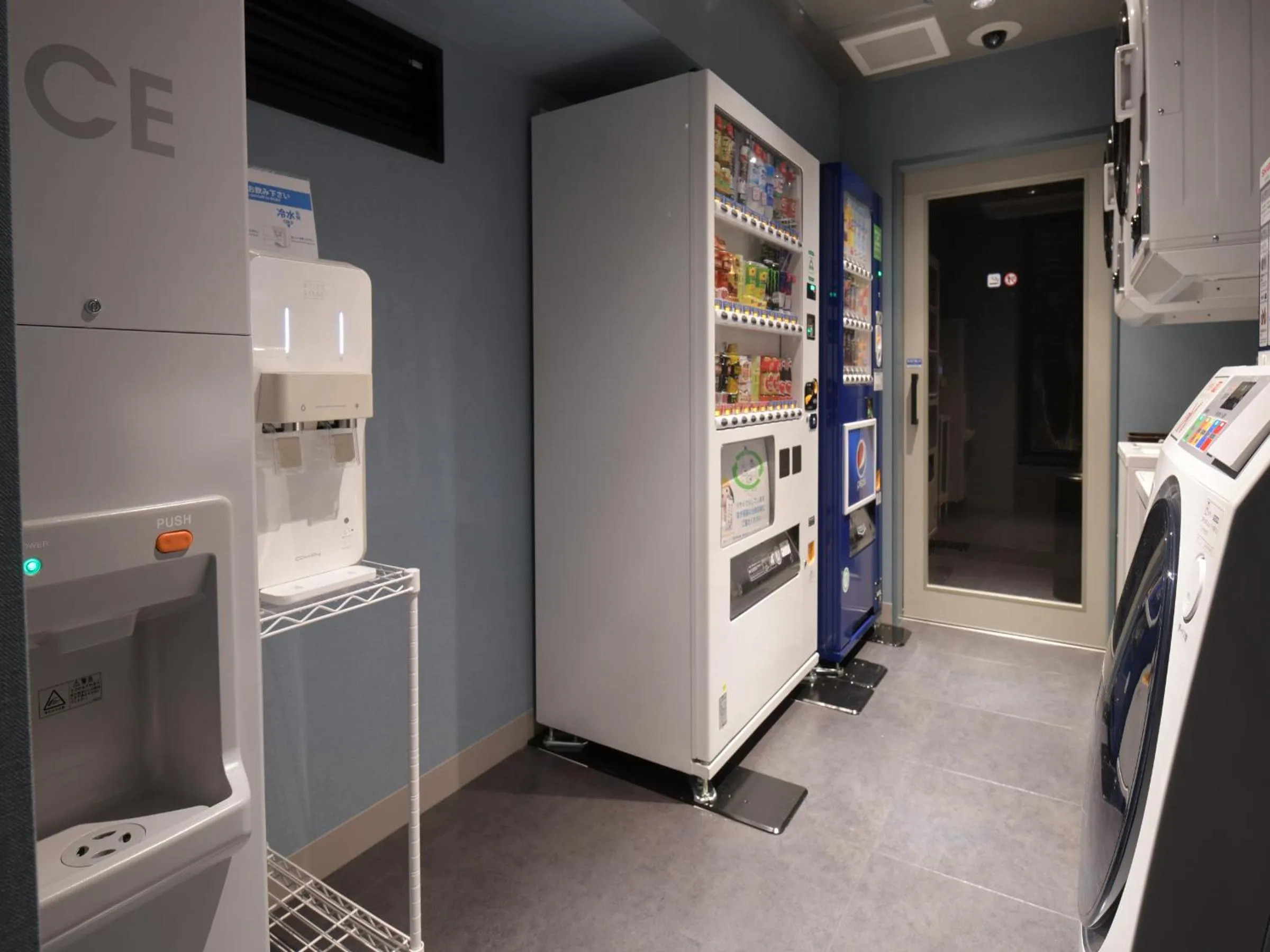 vending machine in Vessel Inn Takadanobaba Station