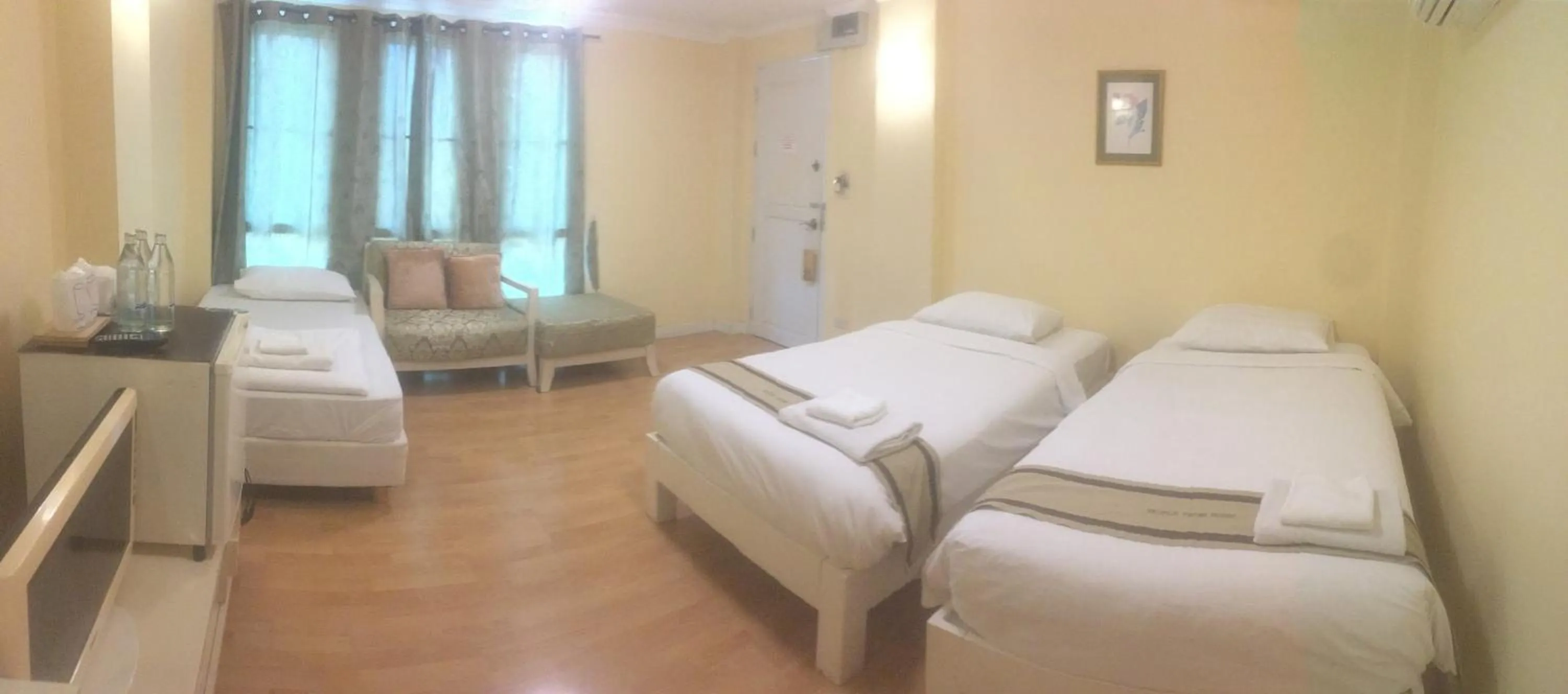 Bed in Triple Palms House