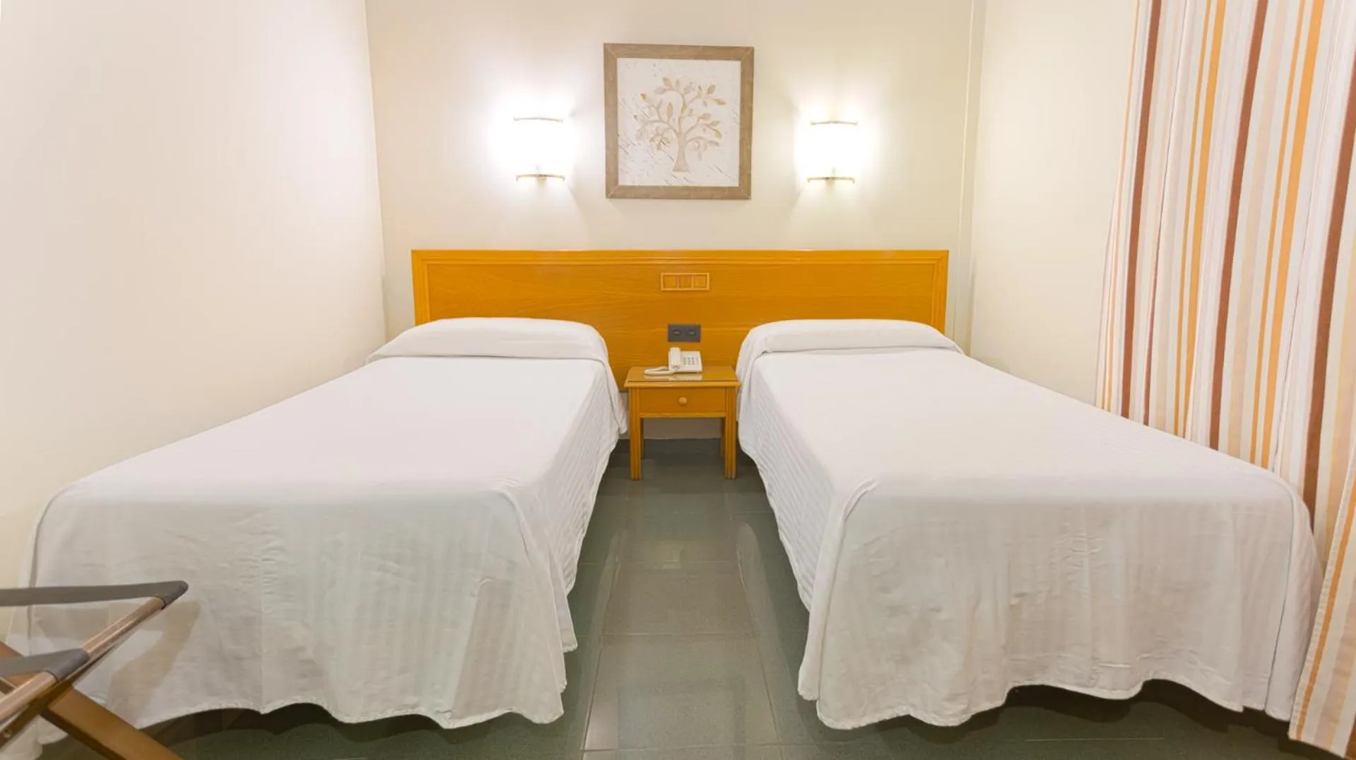 Photo of the whole room, Bed in Hotel Zeus