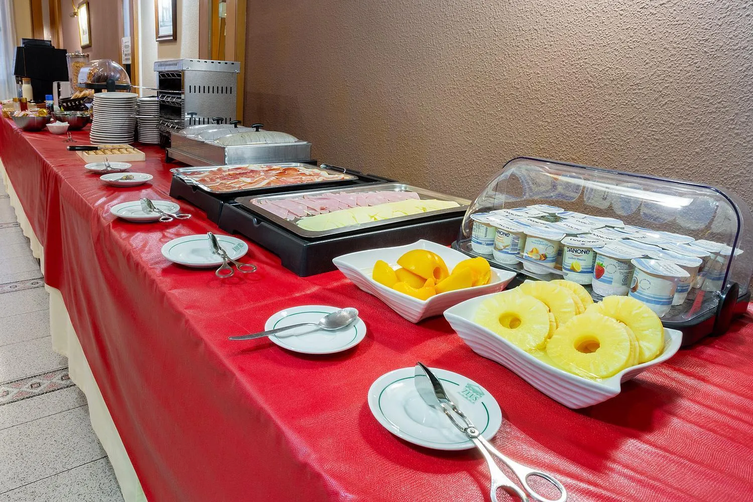 Buffet breakfast in Hotel Zeus