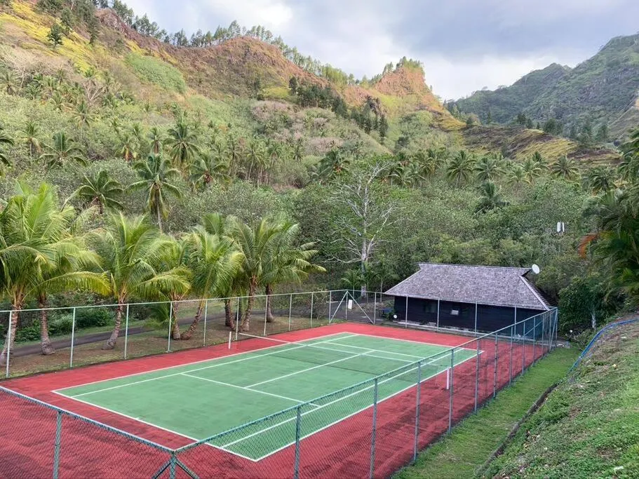 Tennis court in Villa Moana