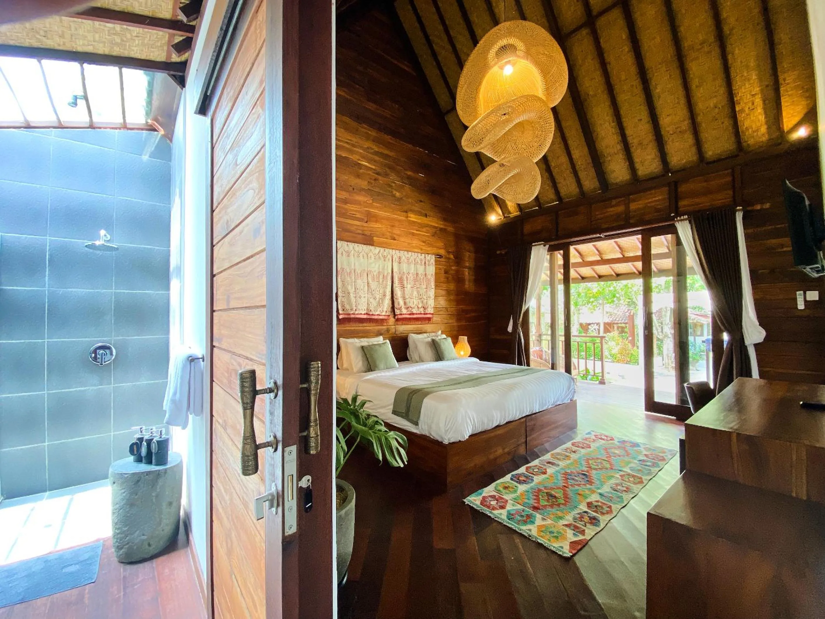 Bed in Kayu Mama Resort and Spa
