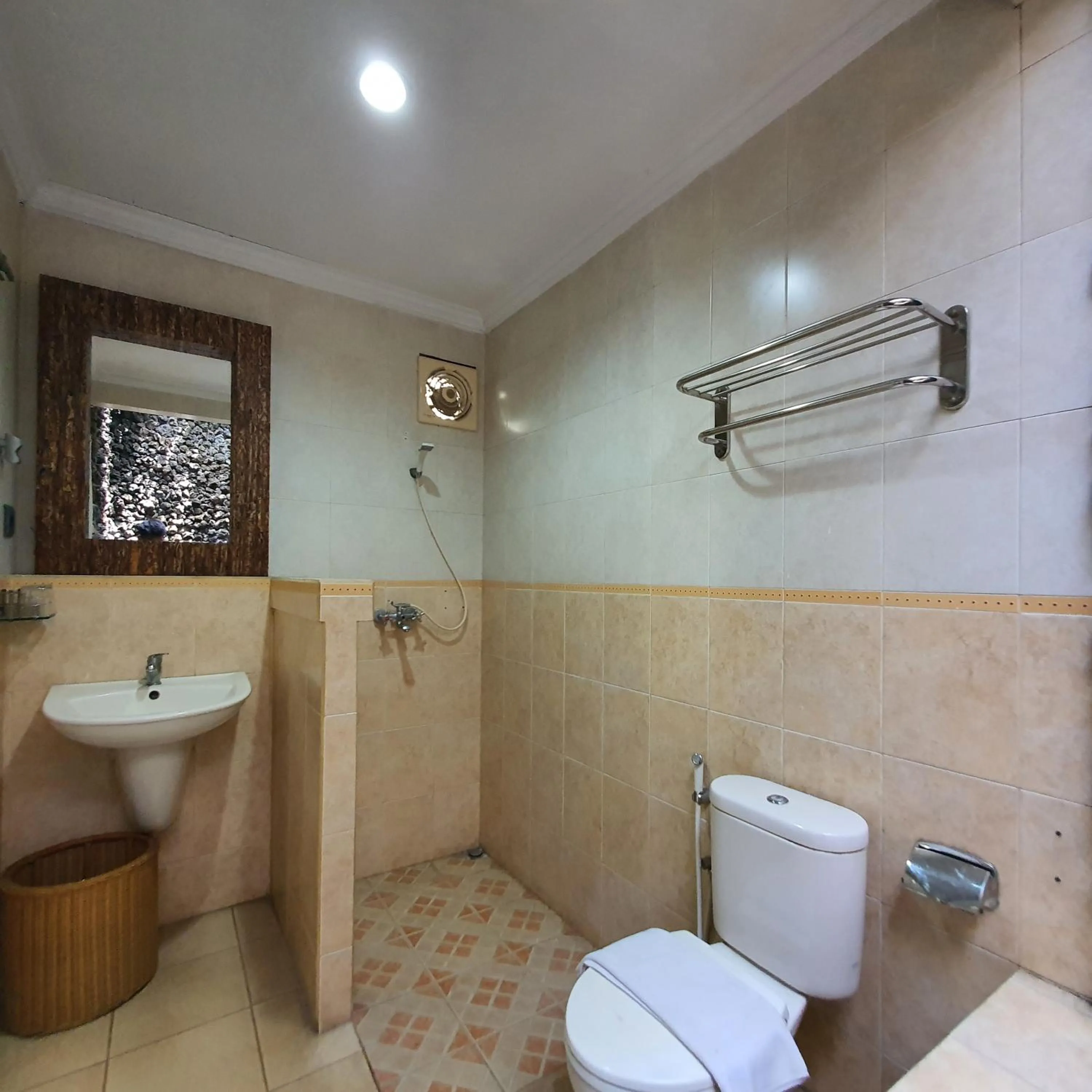 Shower in Tengger Guesthouse