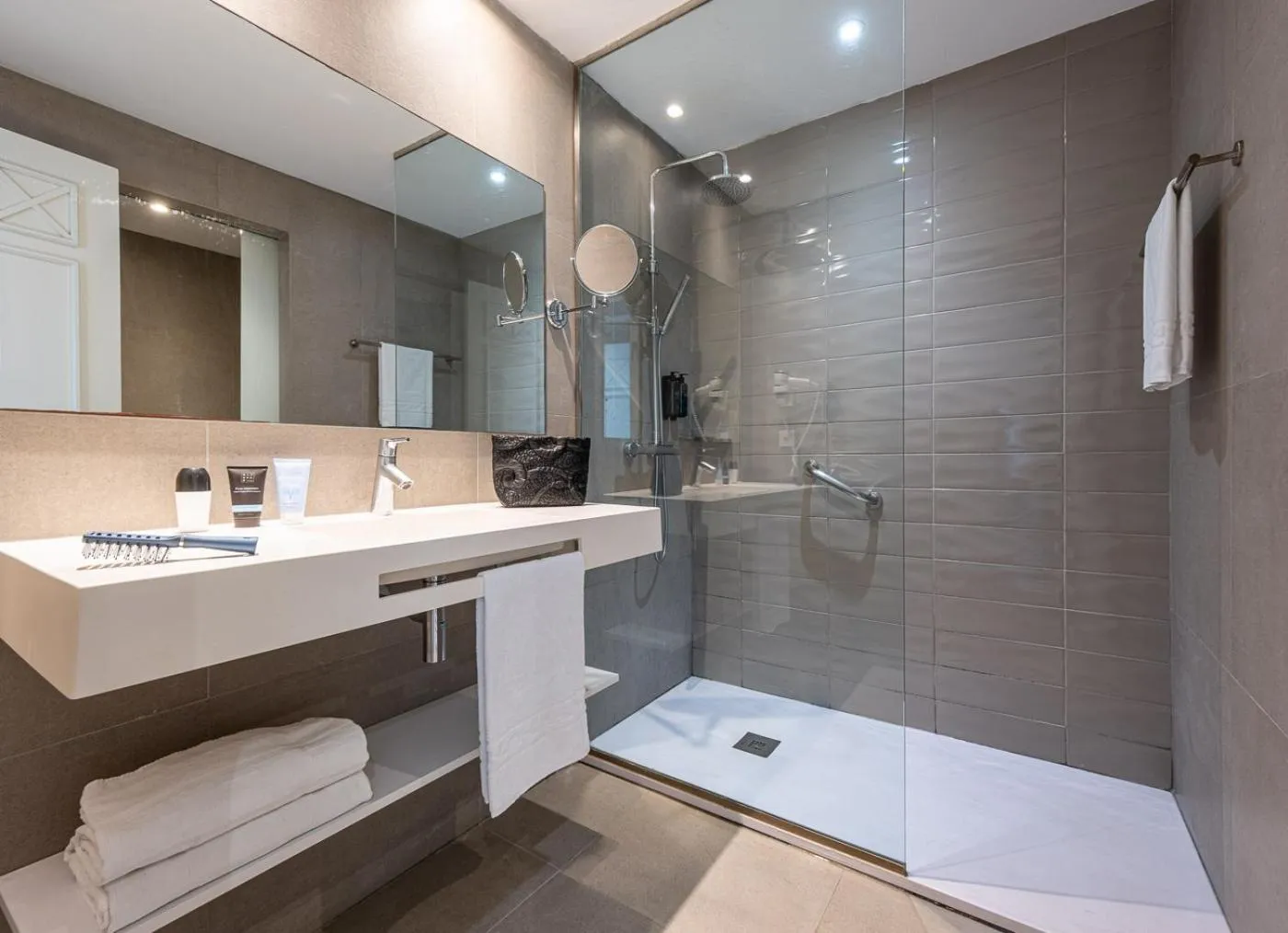 Bathroom in Estival Torrequebrada