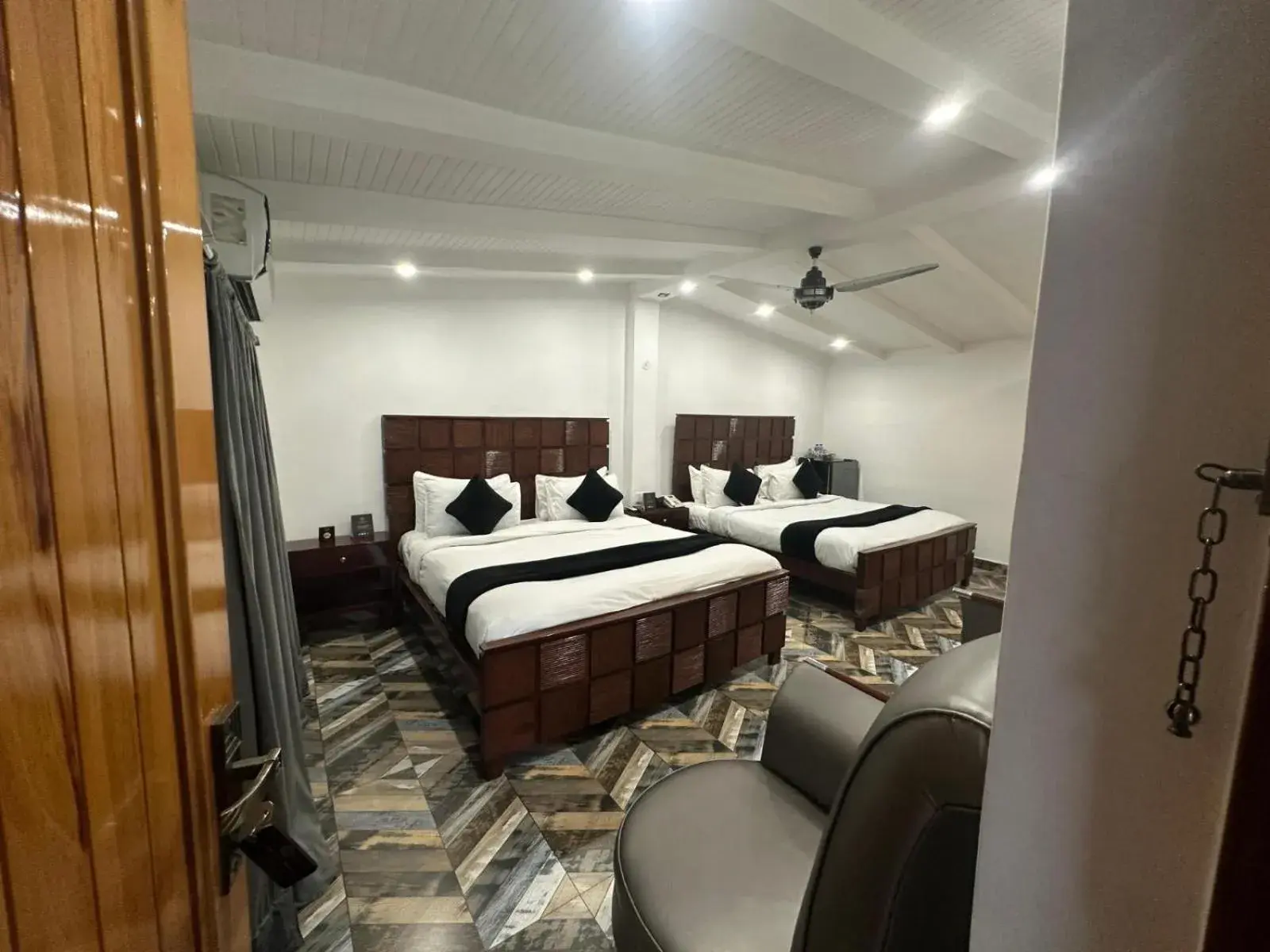 Superior Queen Room with Two Queen Beds in Lawrence View Hotel, Lahore Superior Queen Room with Two Queen Beds in Lawrence View Hotel, Lahore