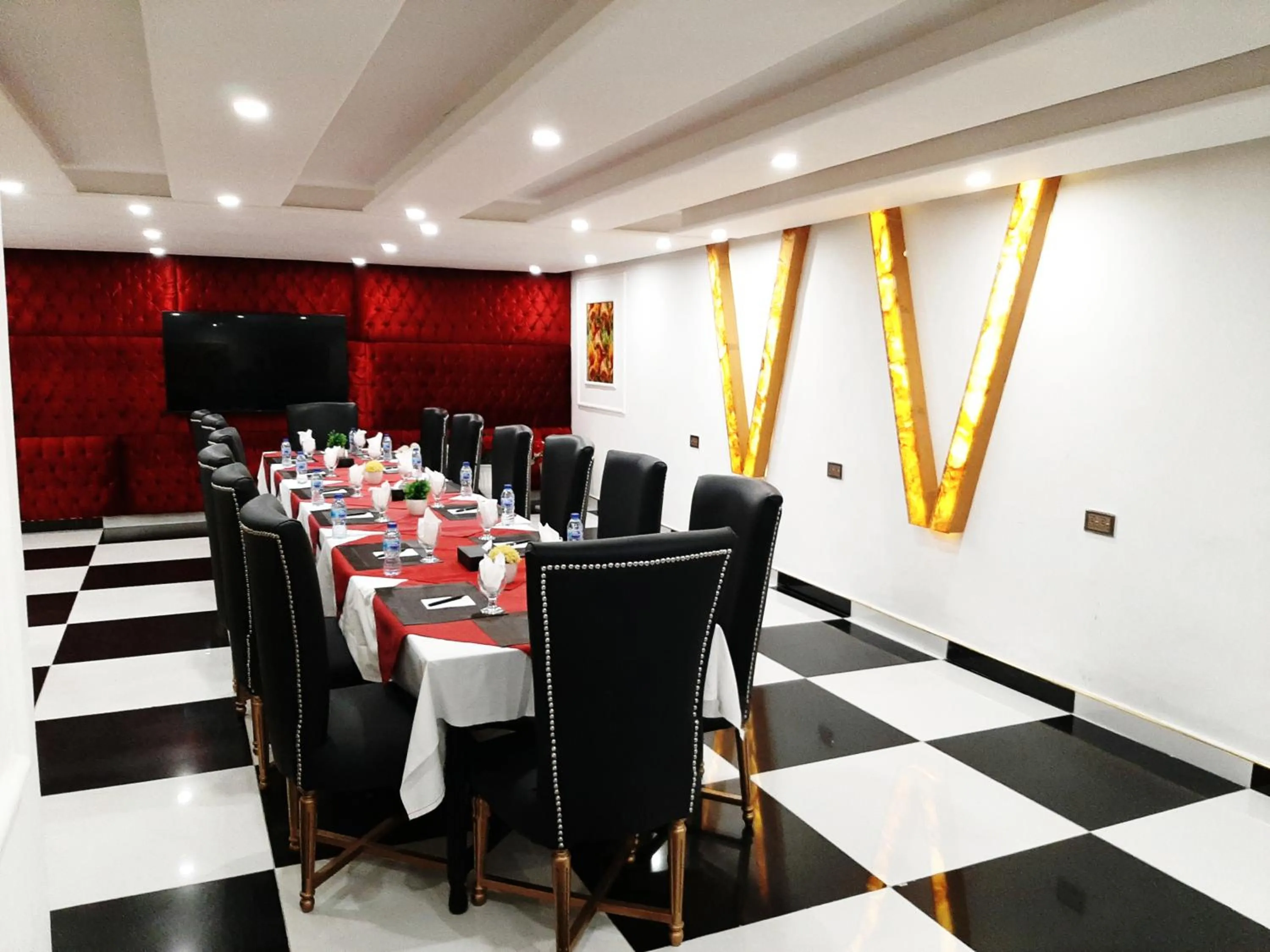 Restaurant/places to eat in Lawrence View Hotel, Lahore