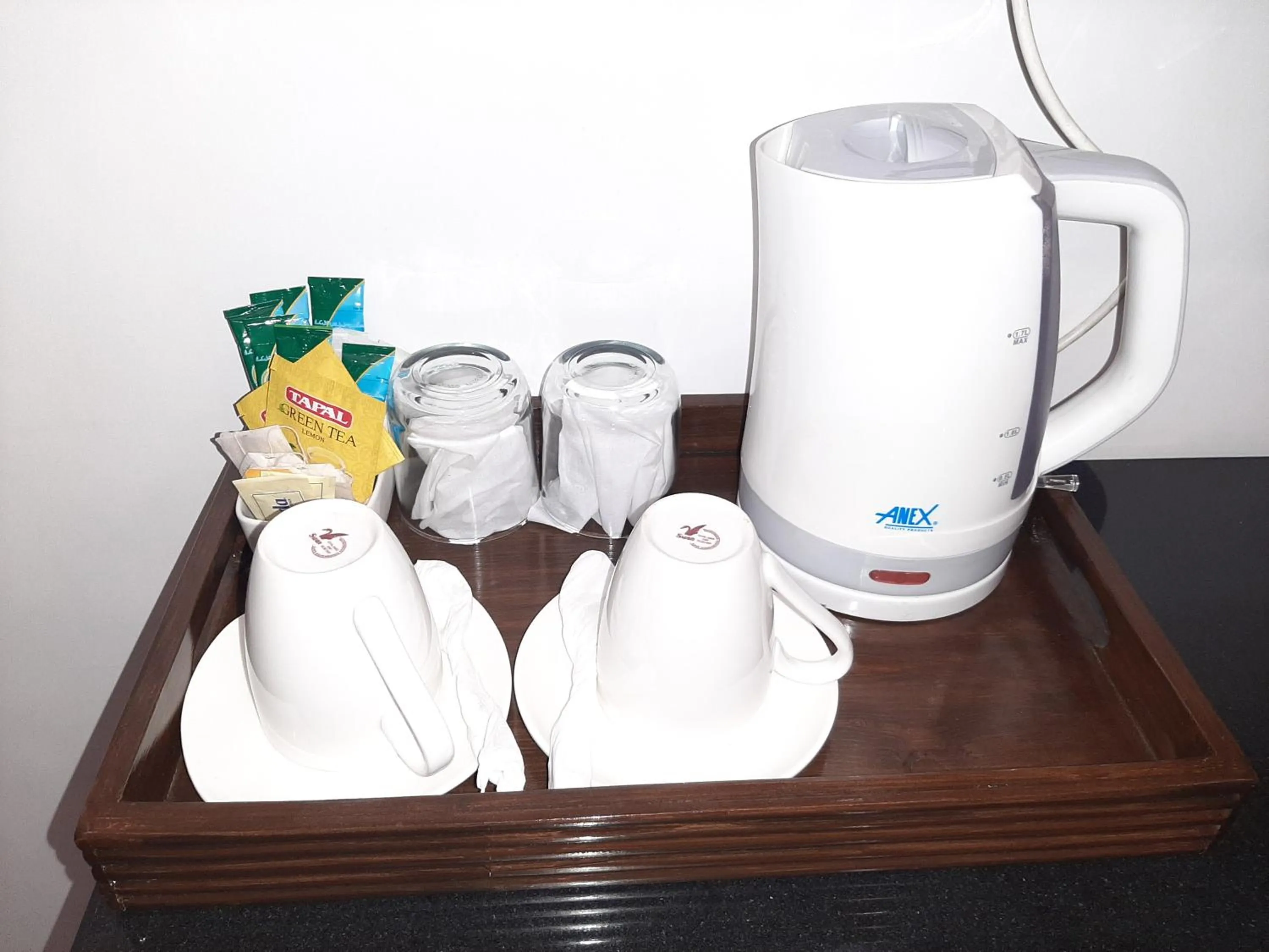 Coffee/tea facilities in Lawrence View Hotel, Lahore
