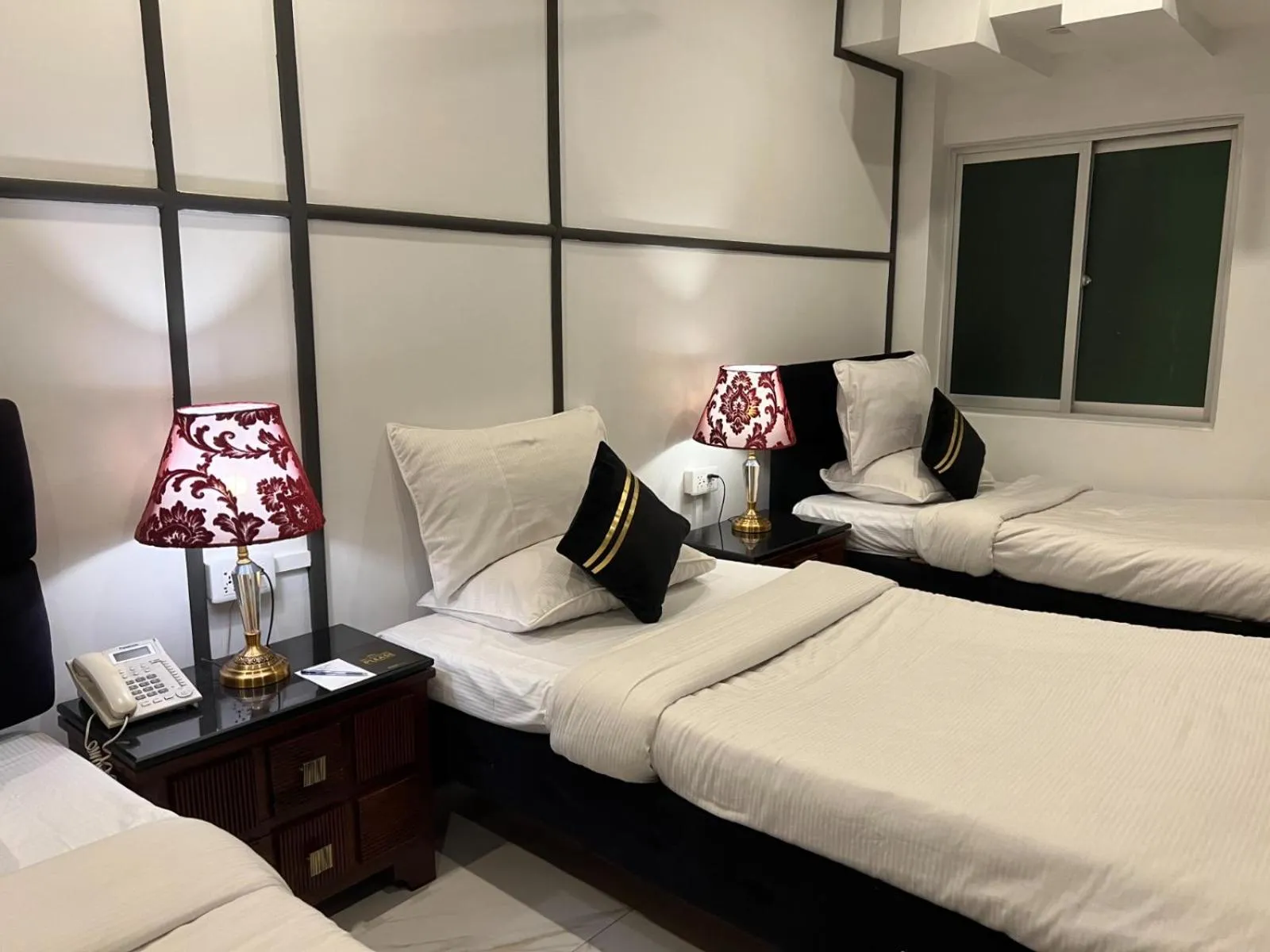 Bed in Lawrence View Hotel, Lahore