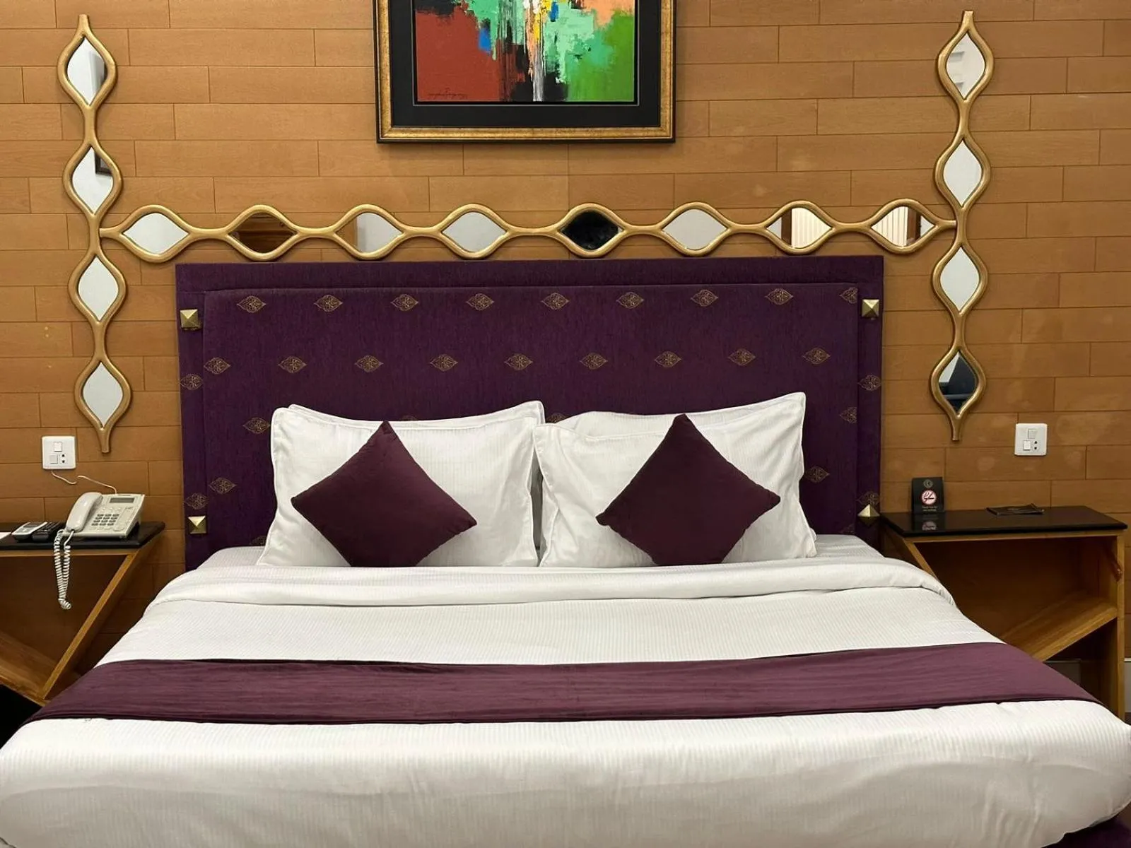 Bedroom, Bed in Lawrence View Hotel, Lahore