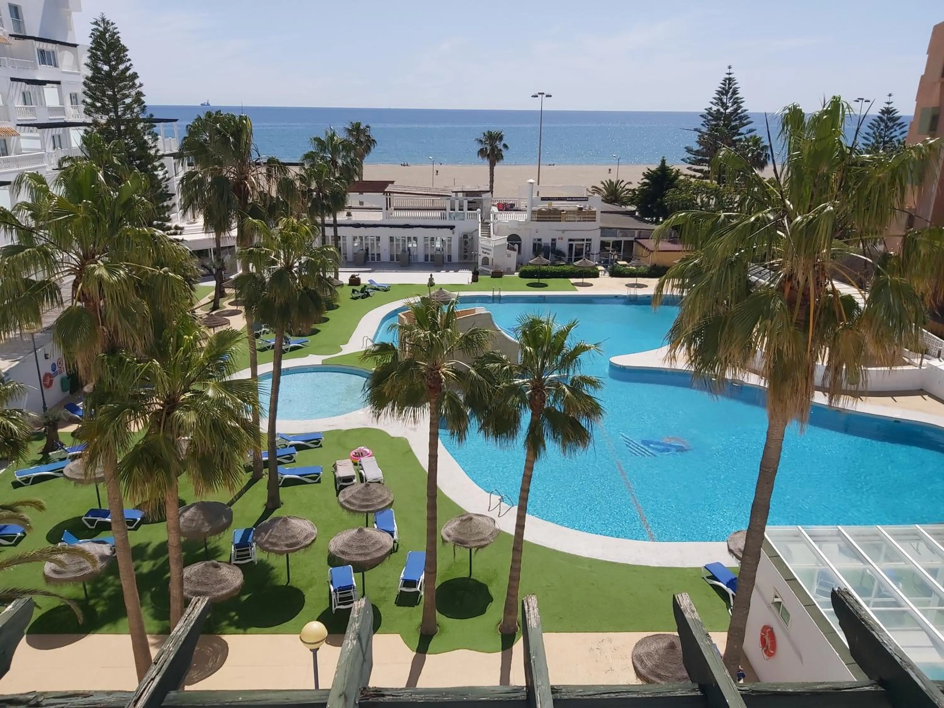 Swimming pool in Bahía Serena