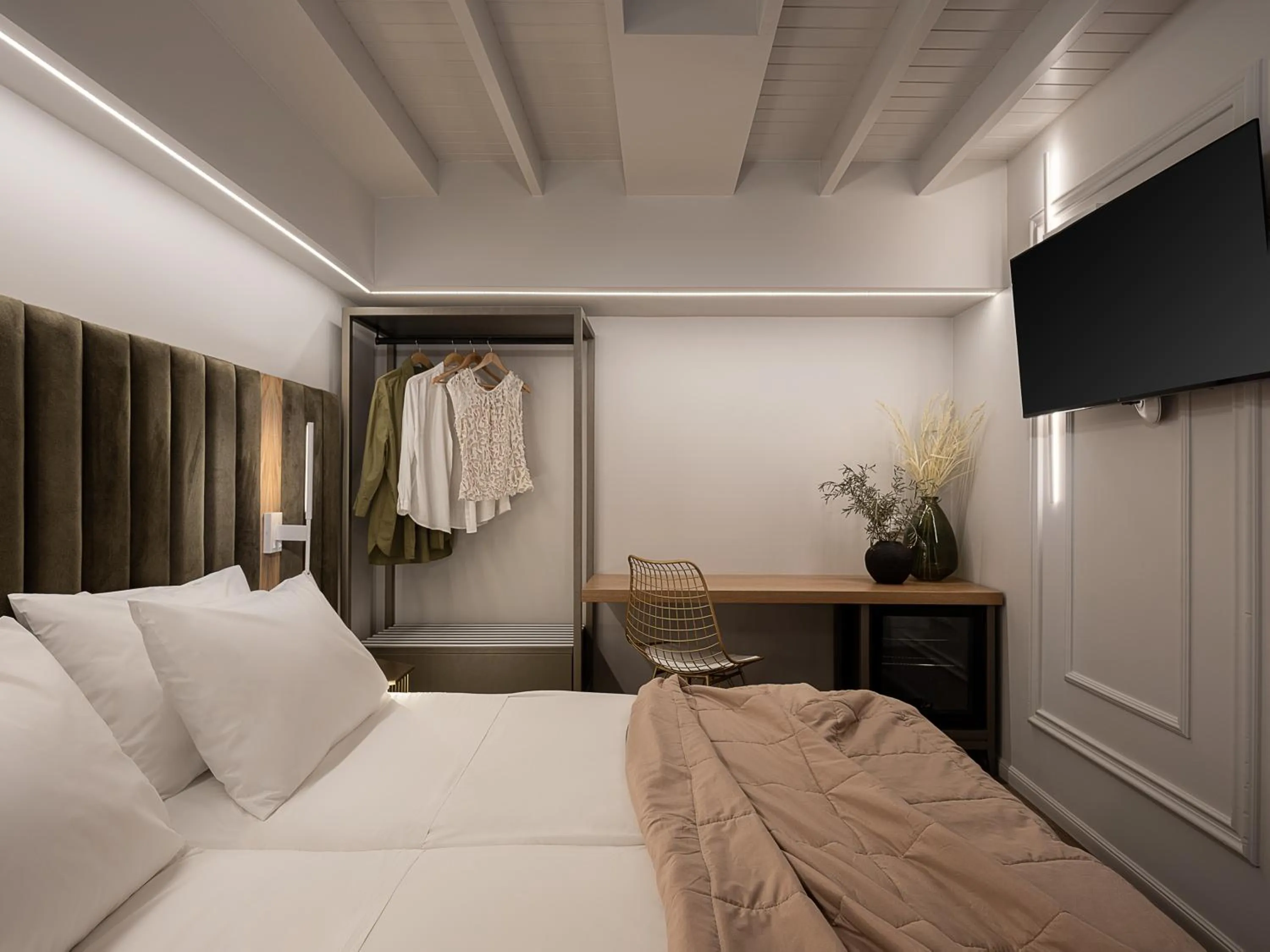 TV and multimedia, Bed in Elia Erato