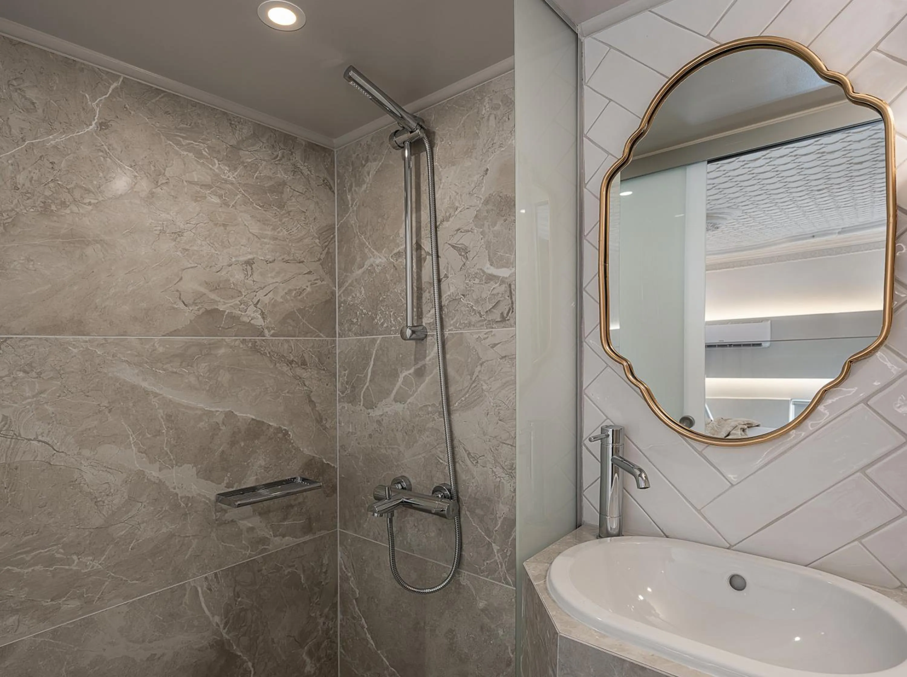 Bathroom in Elia Erato