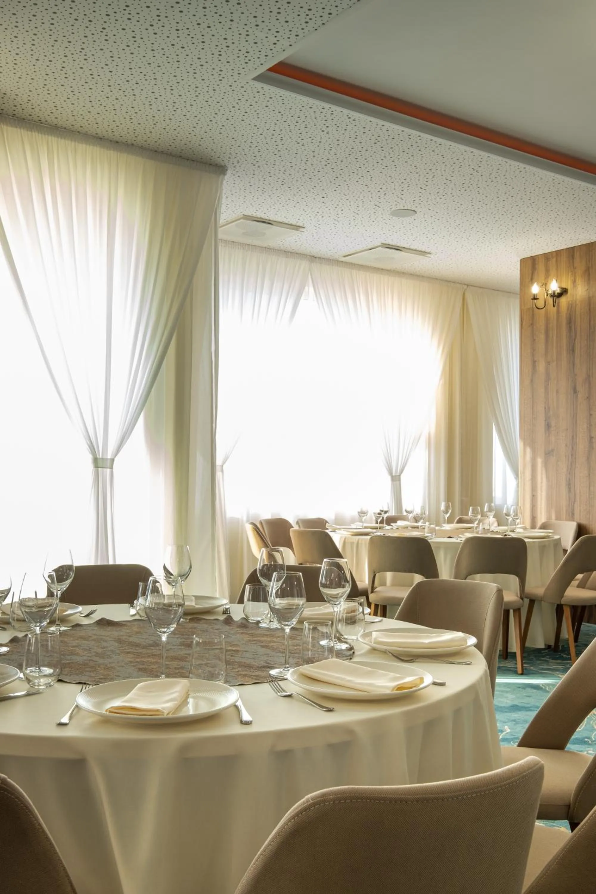 Evening entertainment in Fiald Hotel & Spa