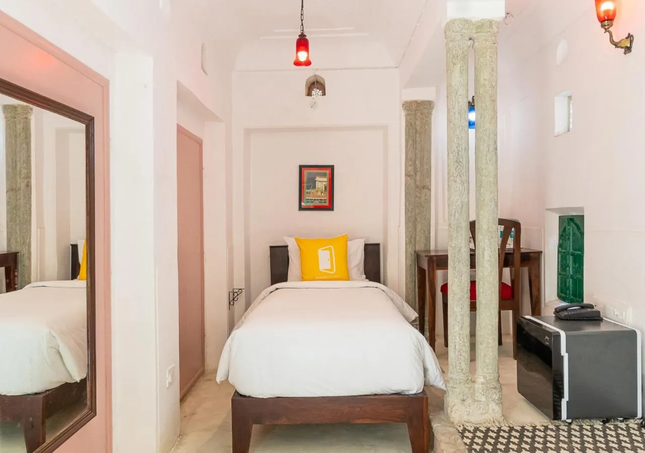 Bed in Bloom Boutique l Chelon Haveli